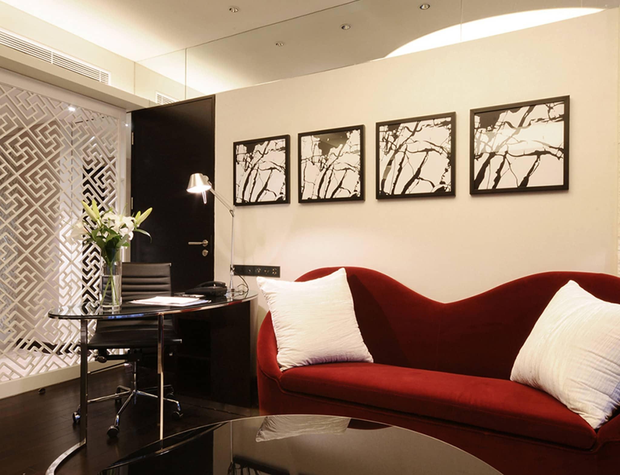 Suite Deluxe King Bed