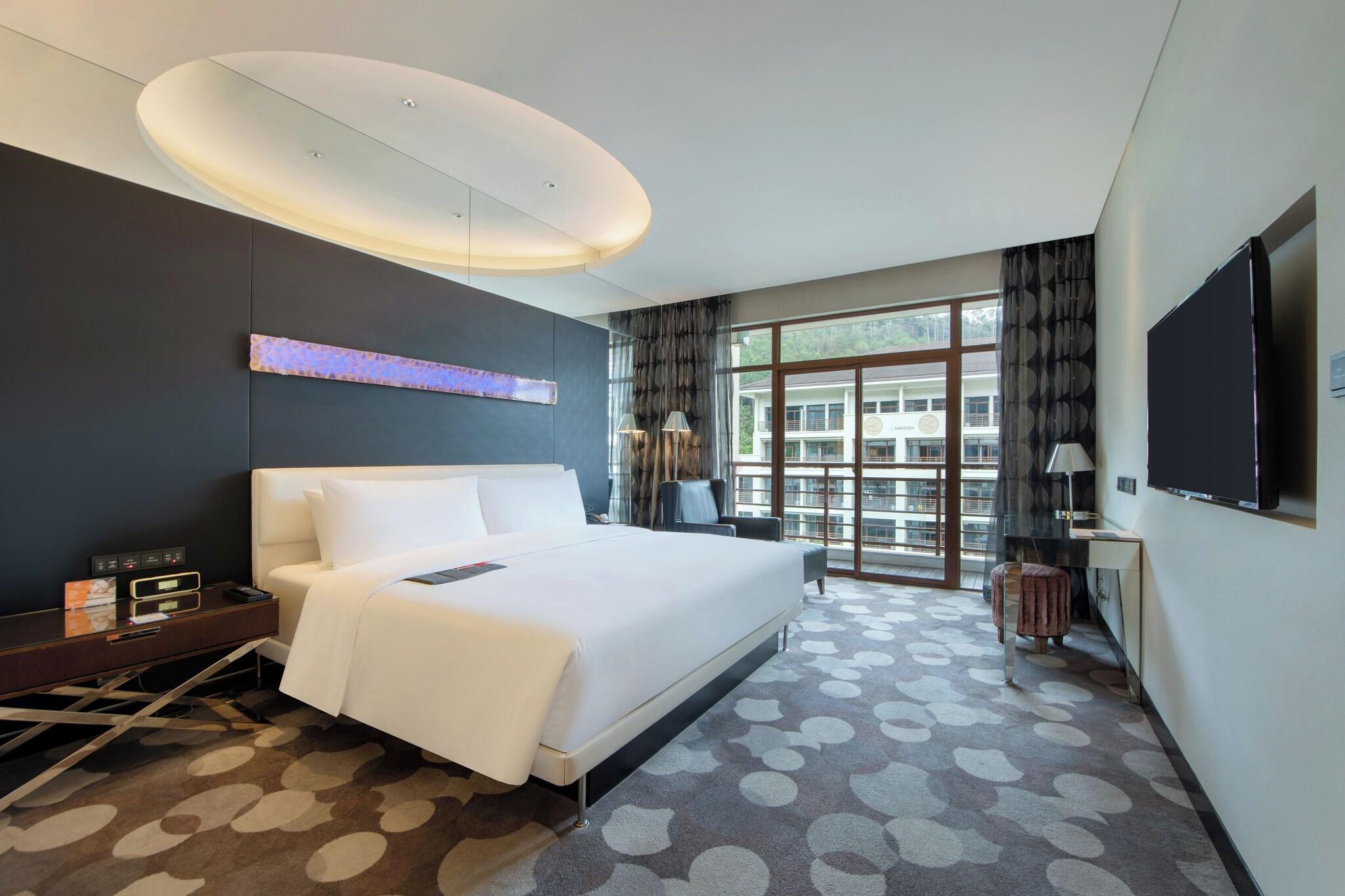 Suite Deluxe King Bed