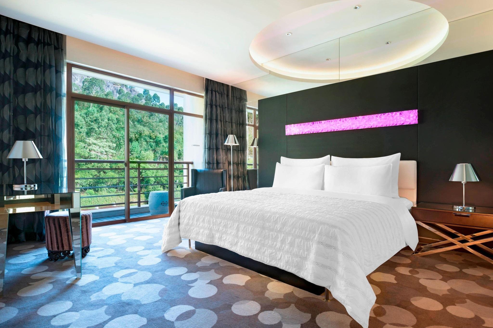Suite Deluxe King Bed