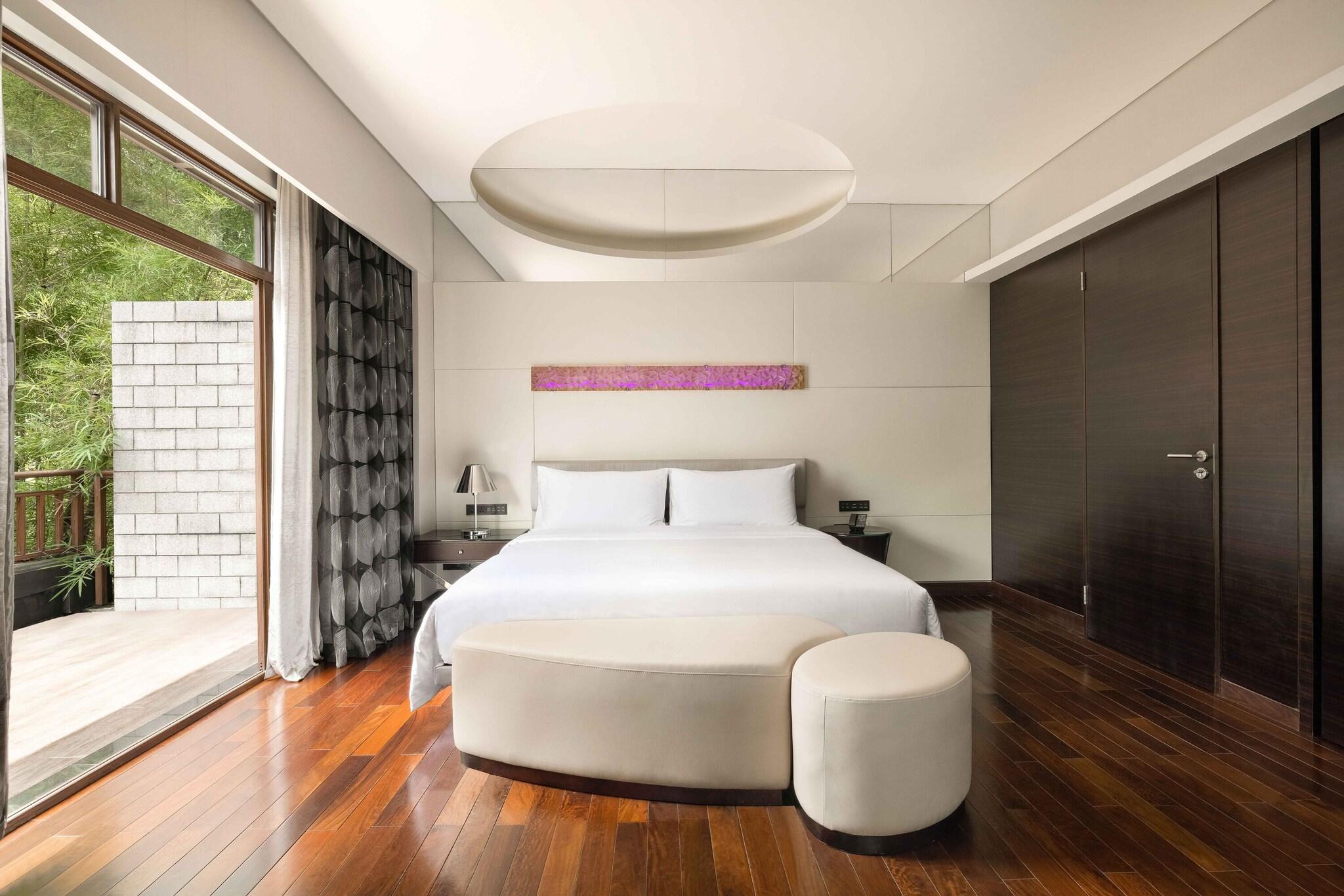 Suite Deluxe Two Double Beds