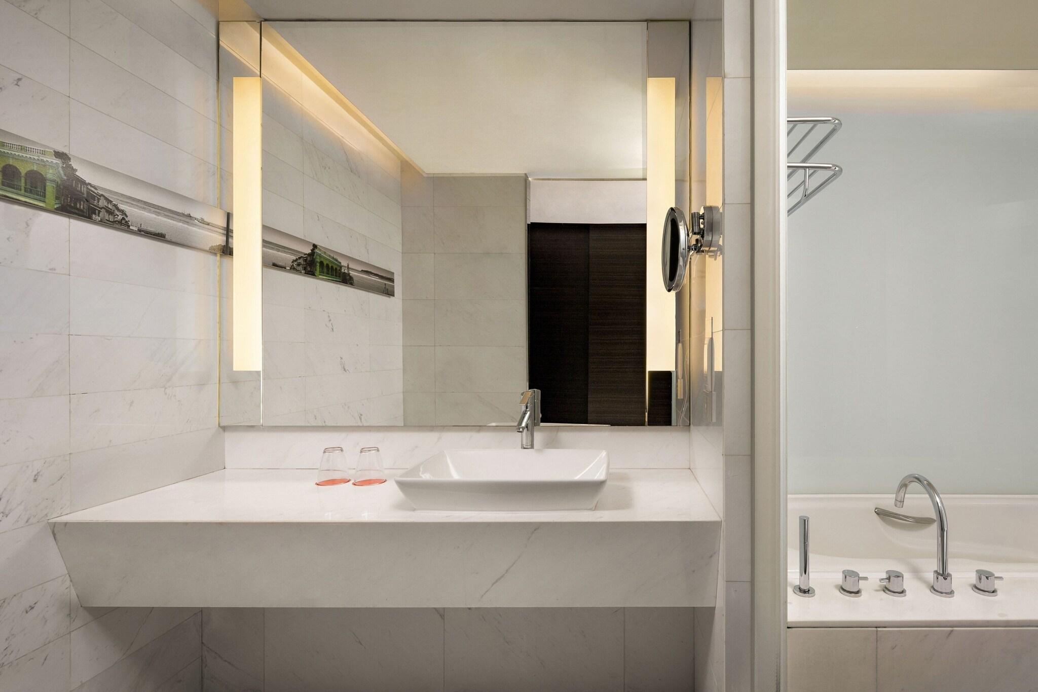 Double Club King Bed