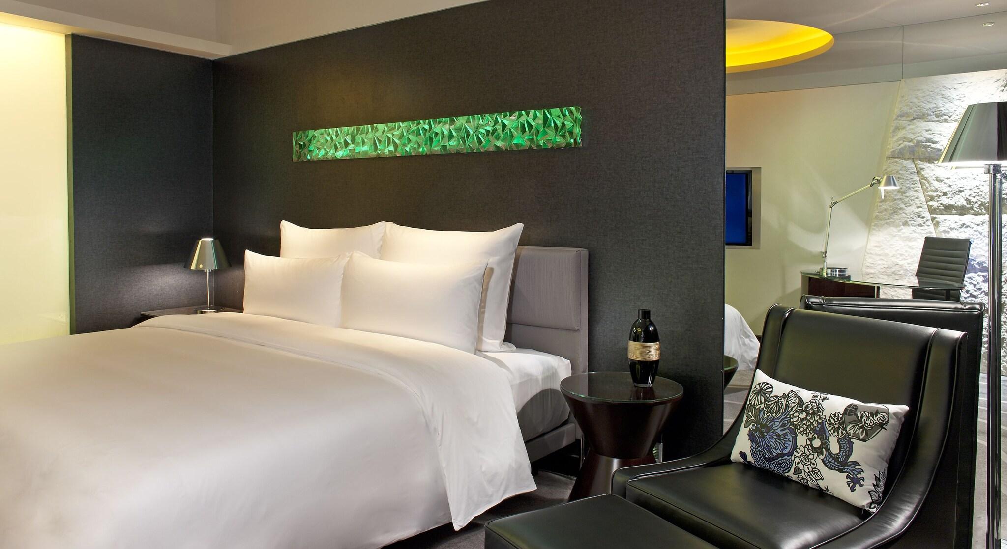 Double Club King Bed