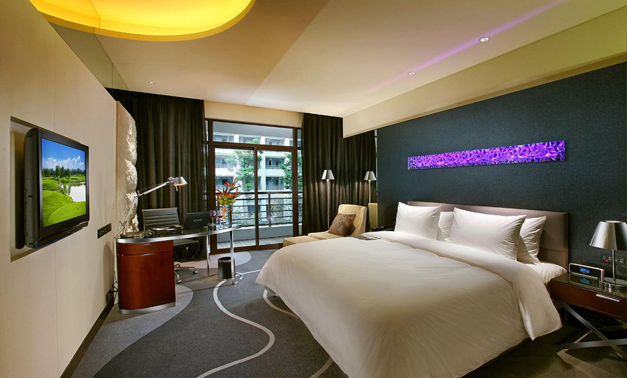 Double Club King Bed