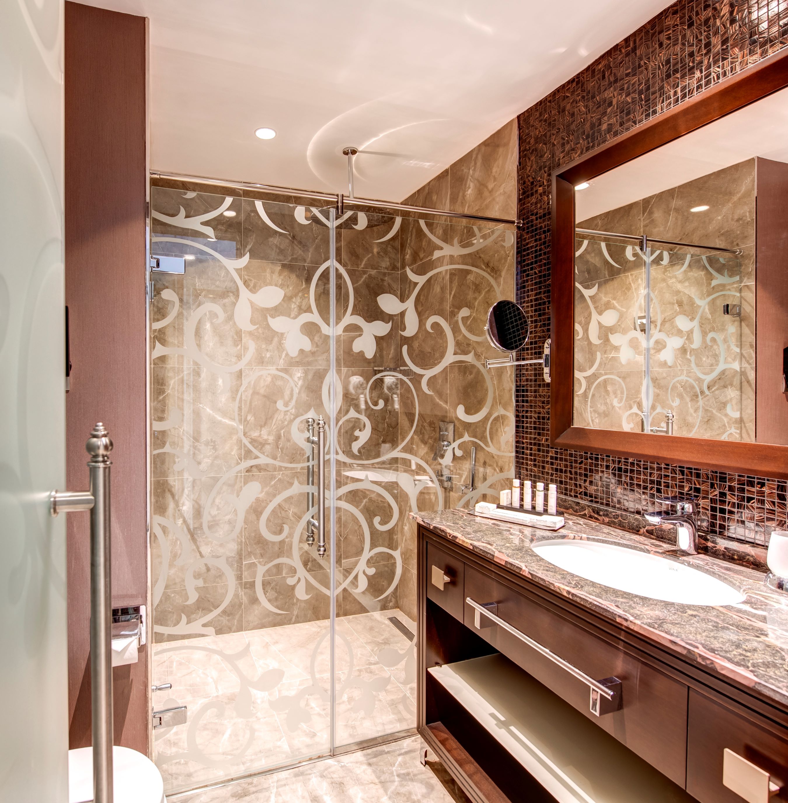 Single Deluxe King Bed