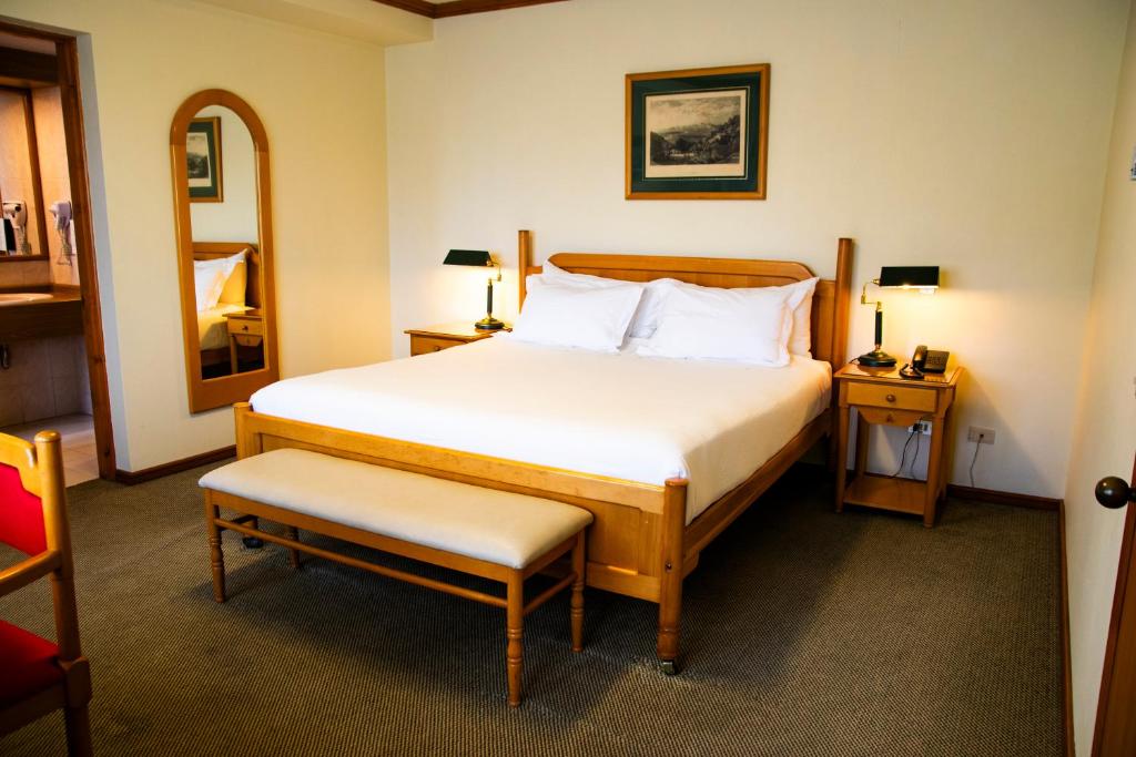 Double Single Executive