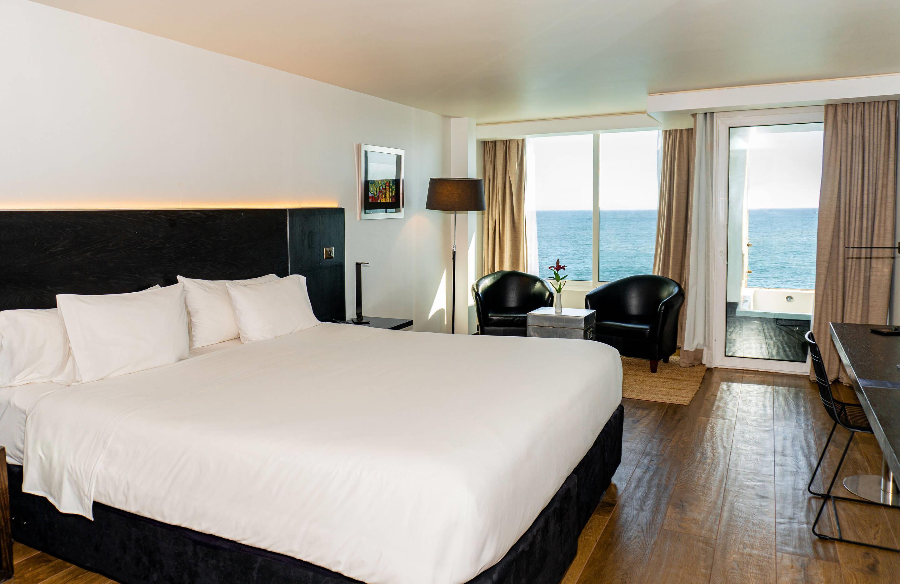 Suite King Size Bed