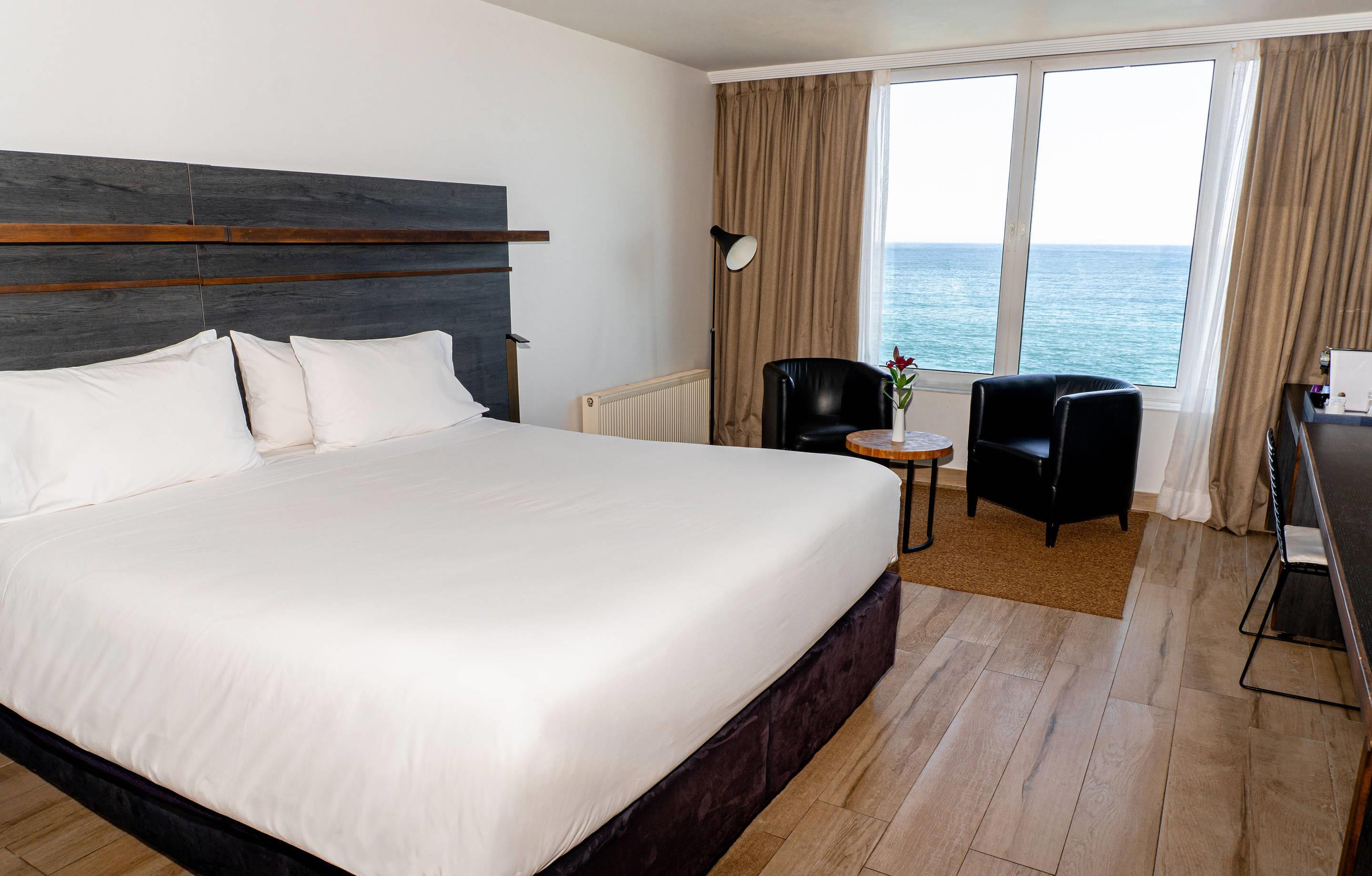 Double King Size Bed