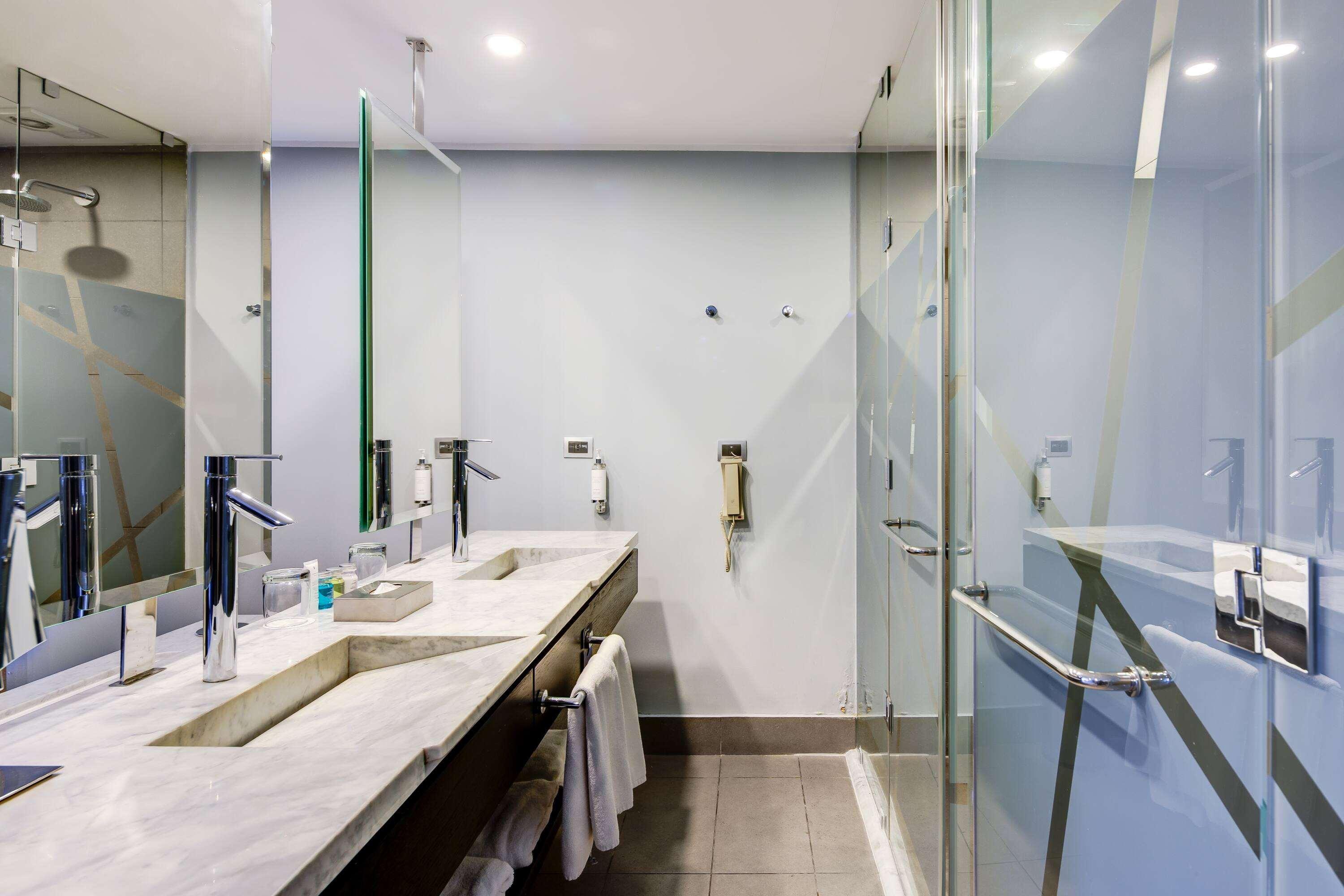 Junior Suite King Size Bed