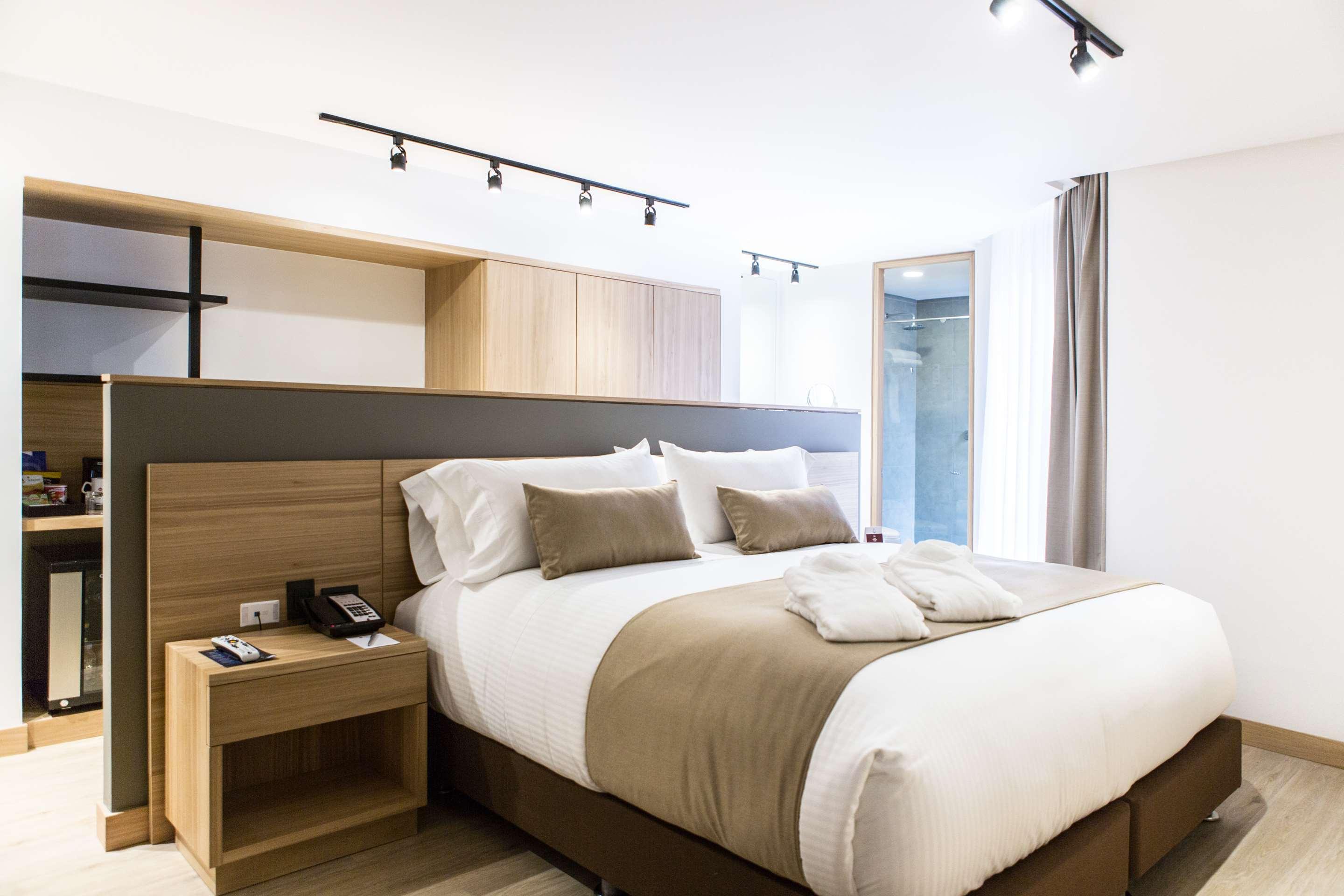 Suite King Size Bed