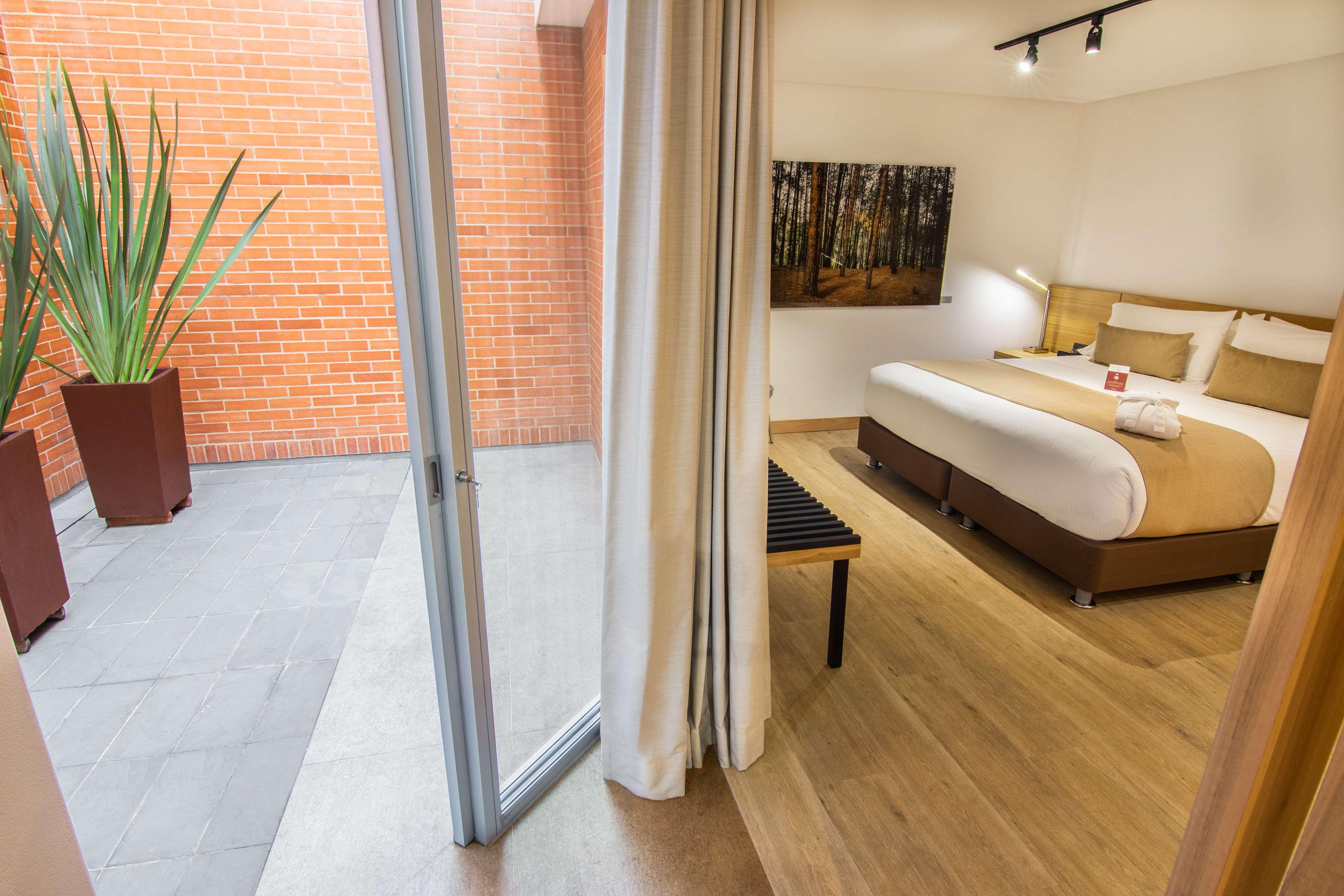Suite King Size Bed