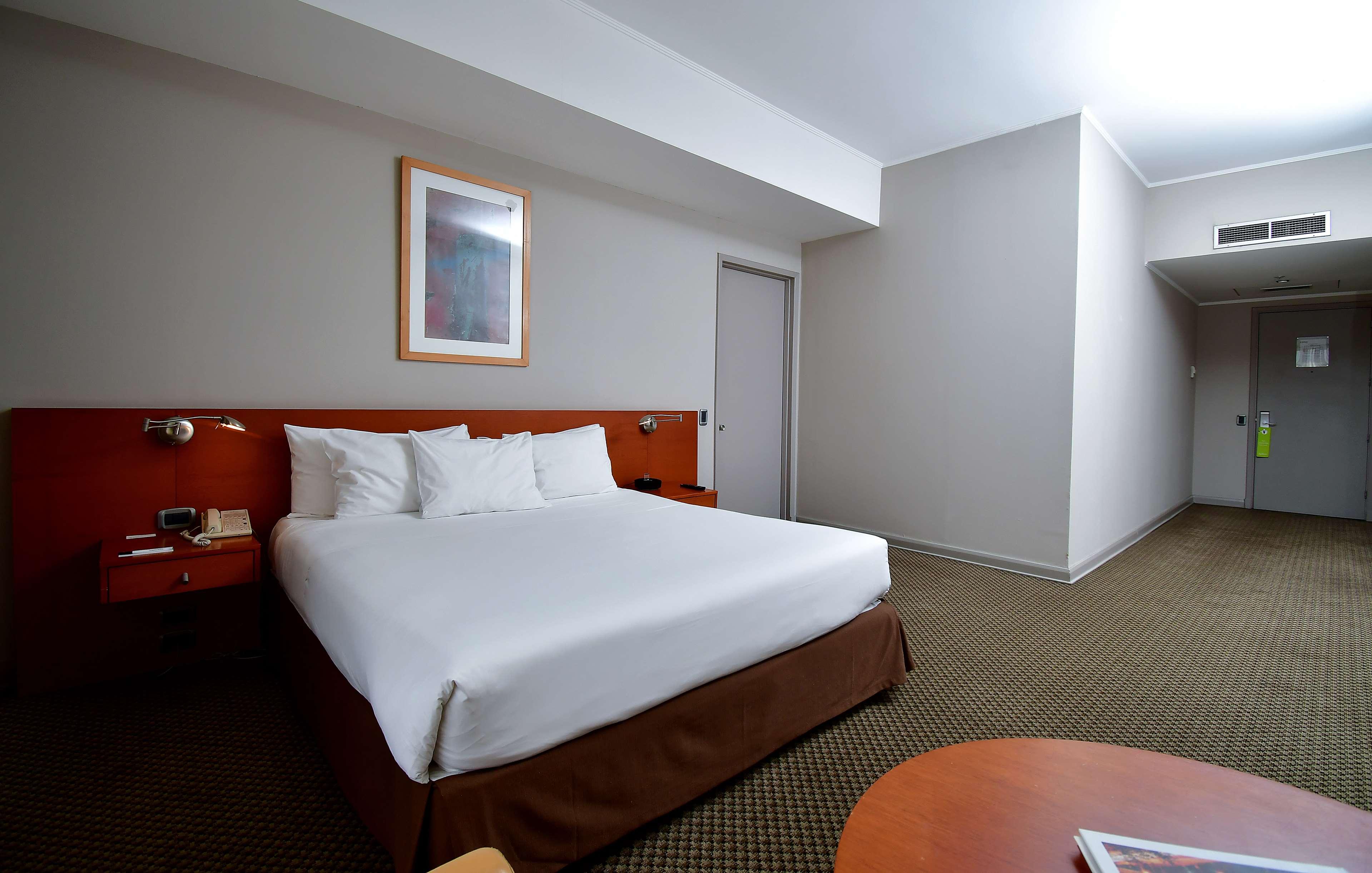 Double Business King Bed