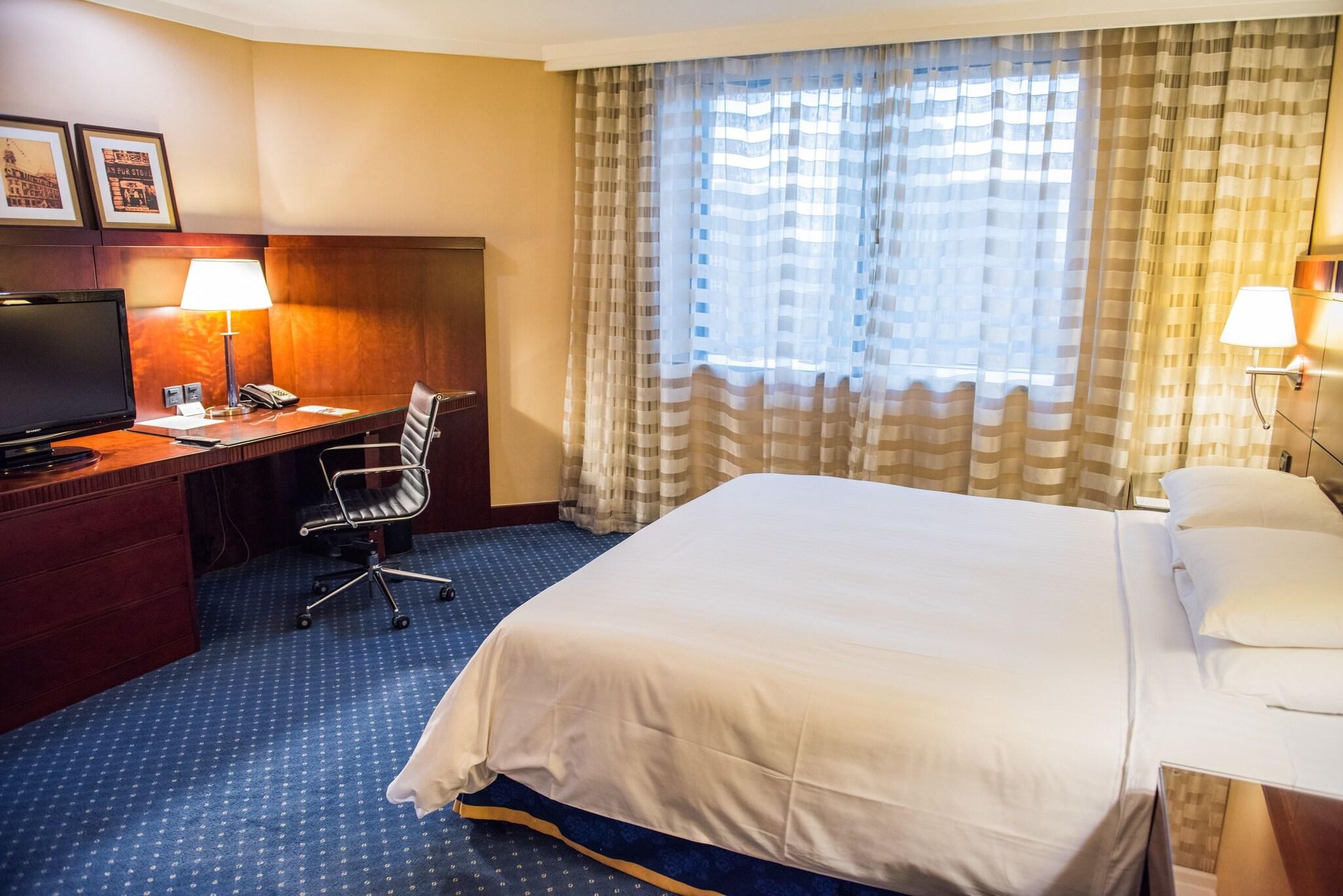 Double Deluxe King Bed