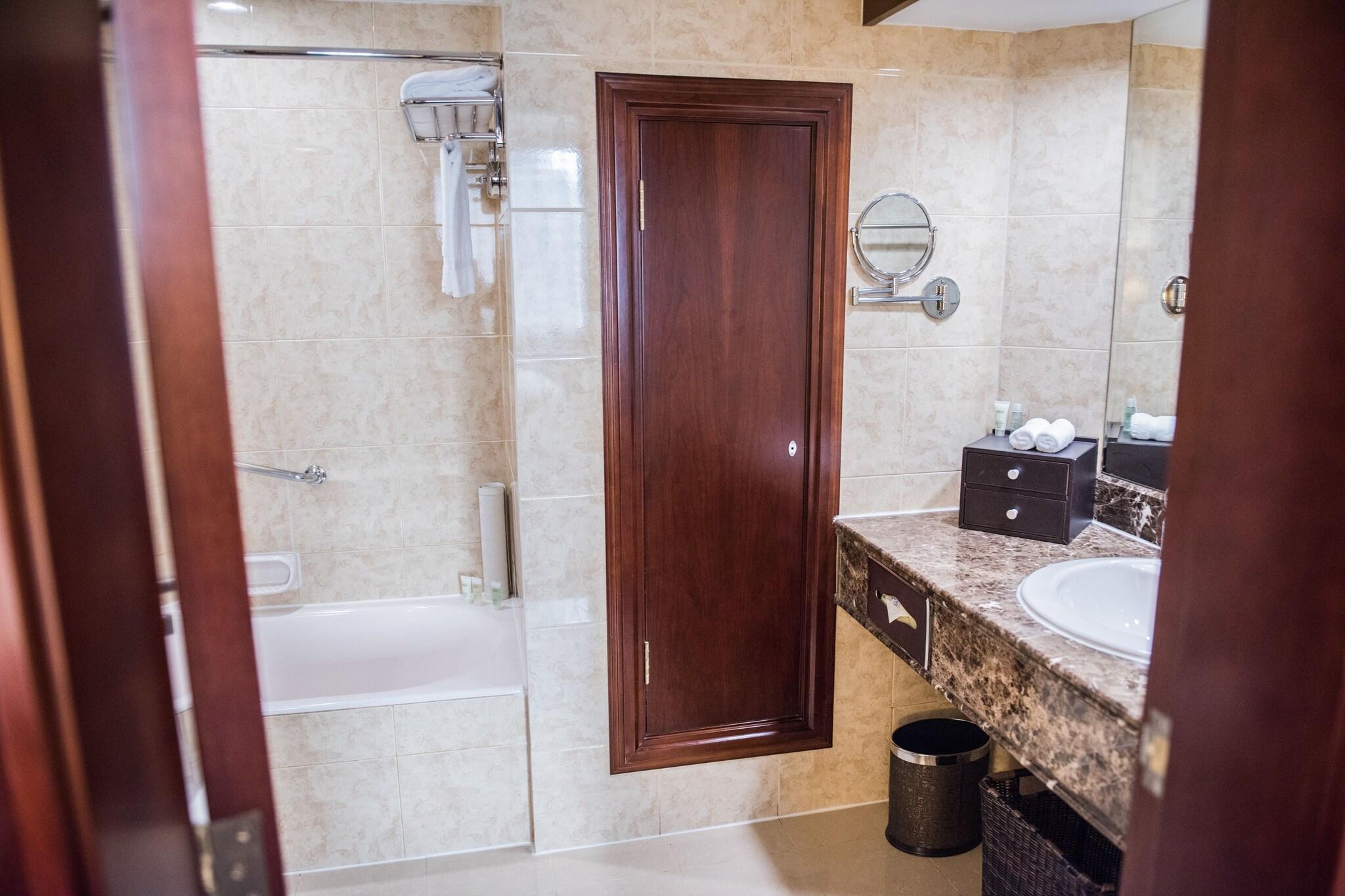 Double Deluxe King Bed