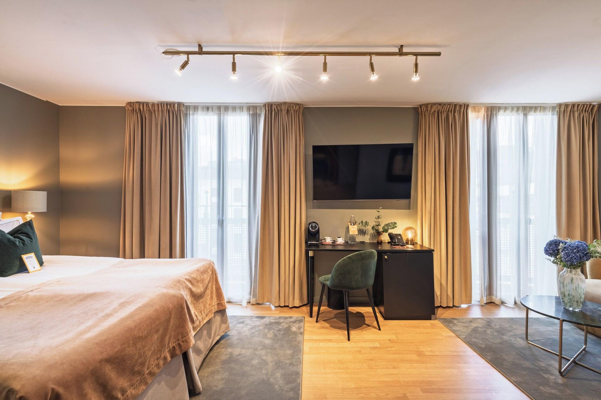 Double Superior King Bed