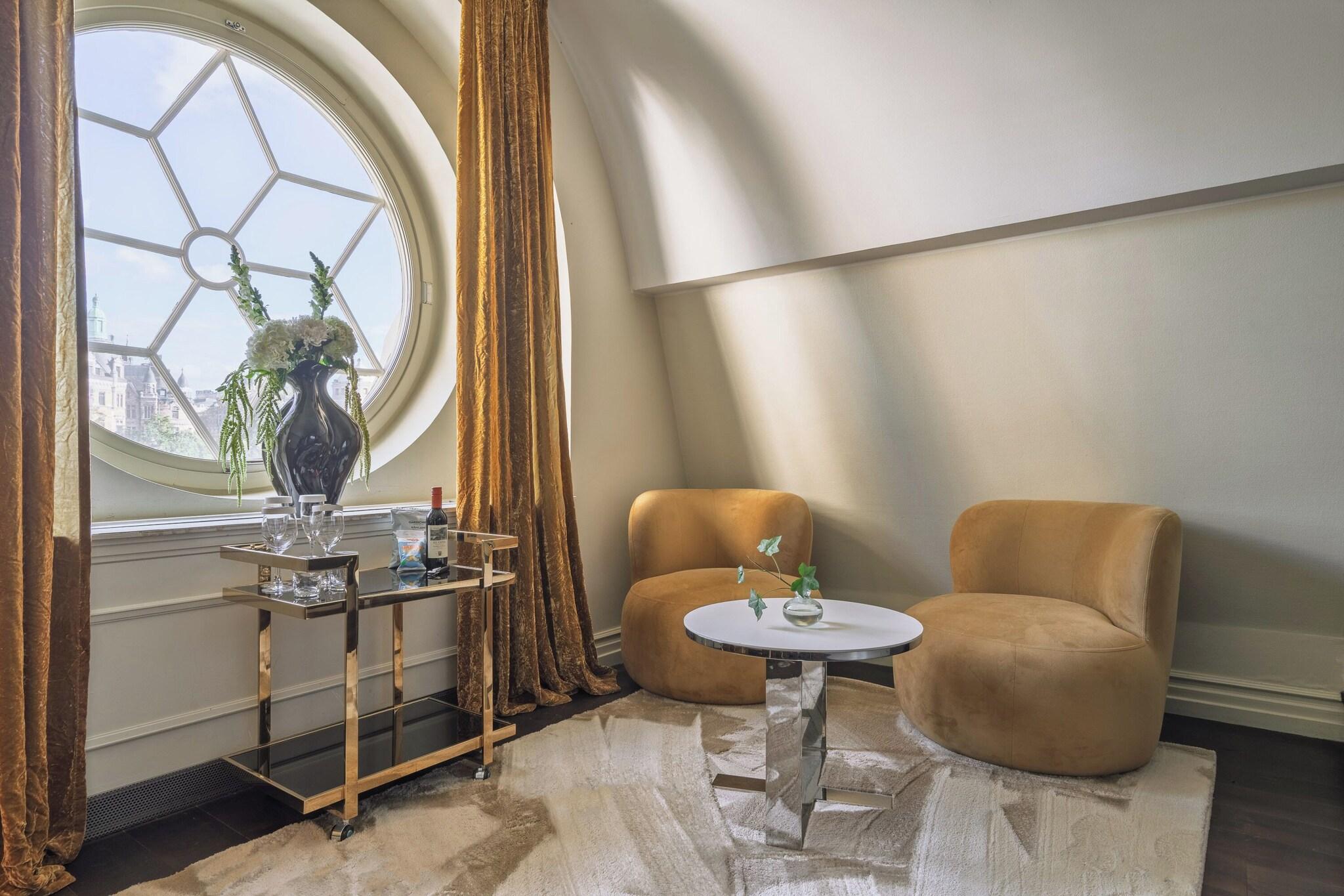 Double Deluxe King Bed