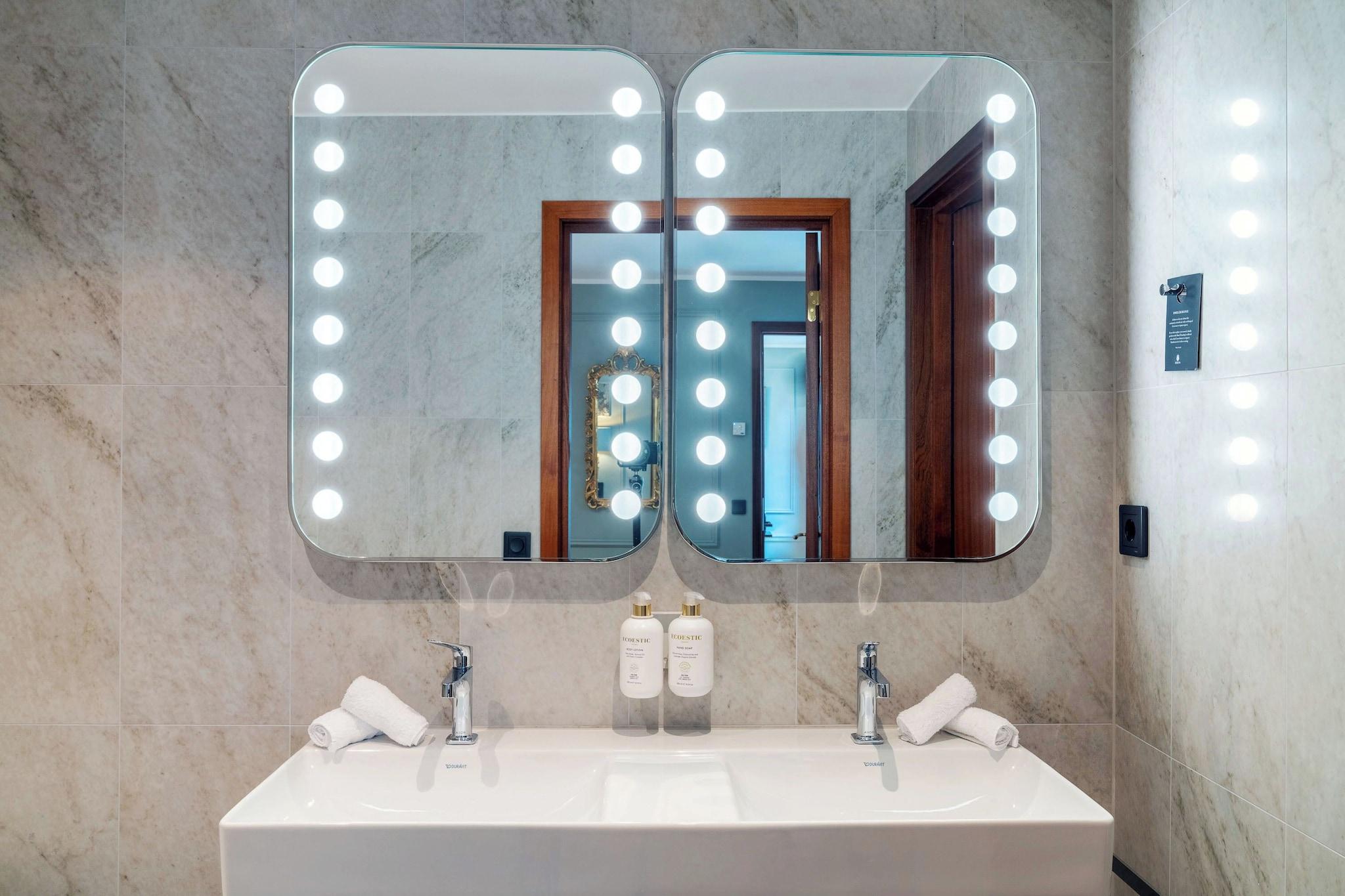 Junior Suite King Size Bed