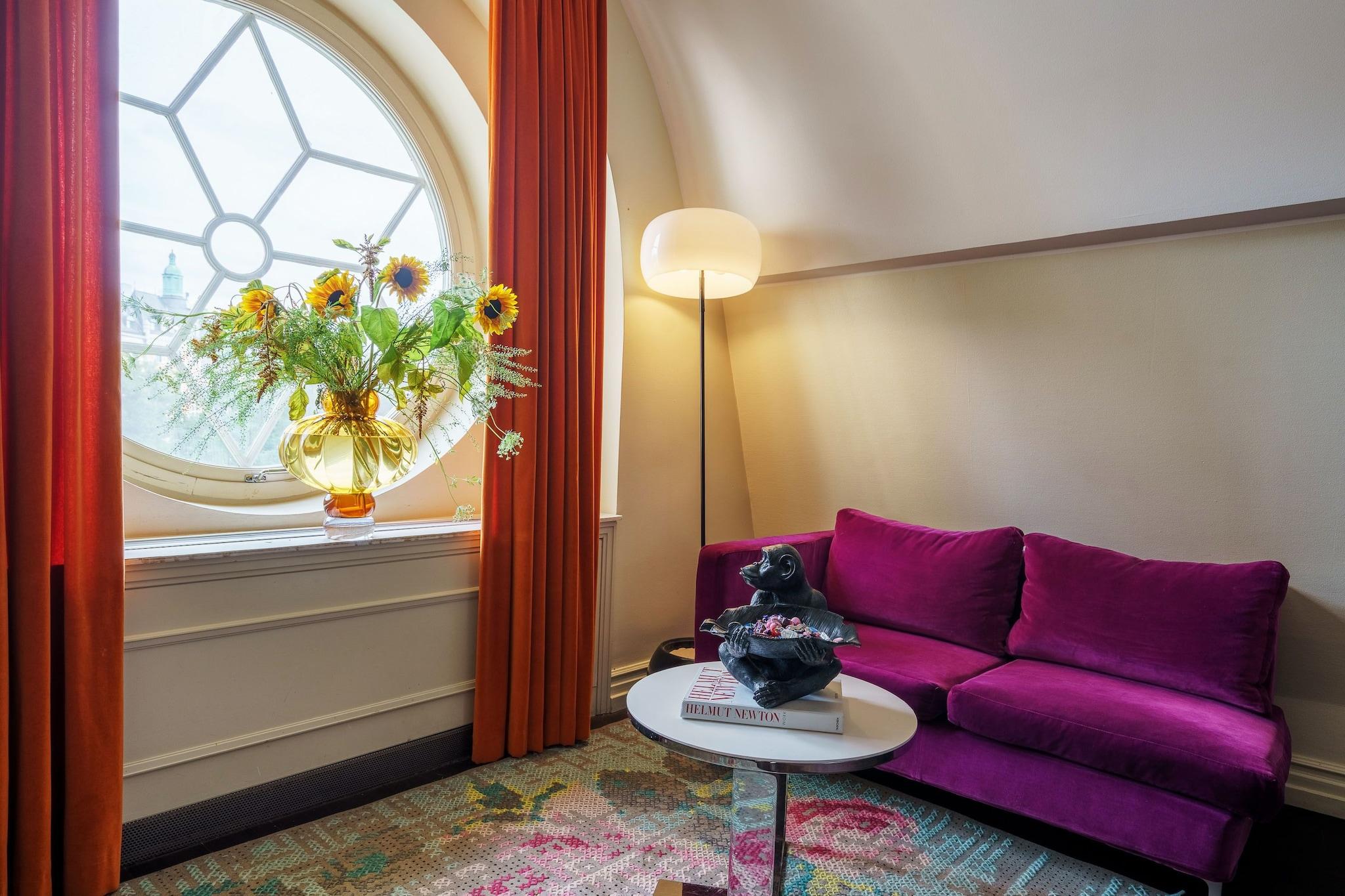 Double Deluxe King Bed