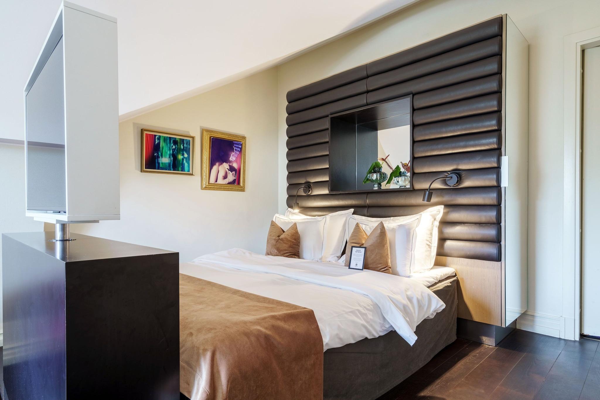 Double Deluxe King Bed