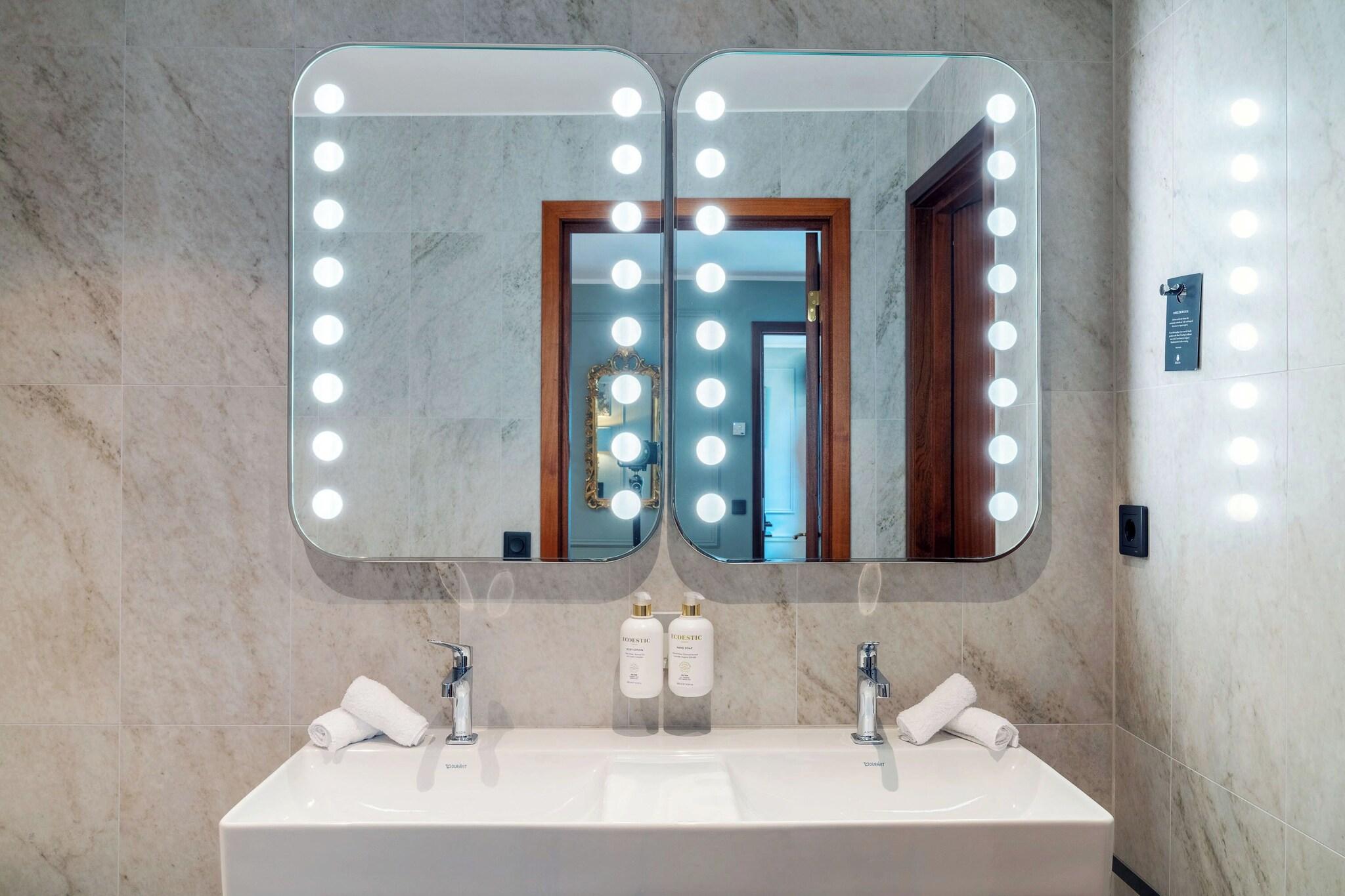 Junior Suite King Size Bed