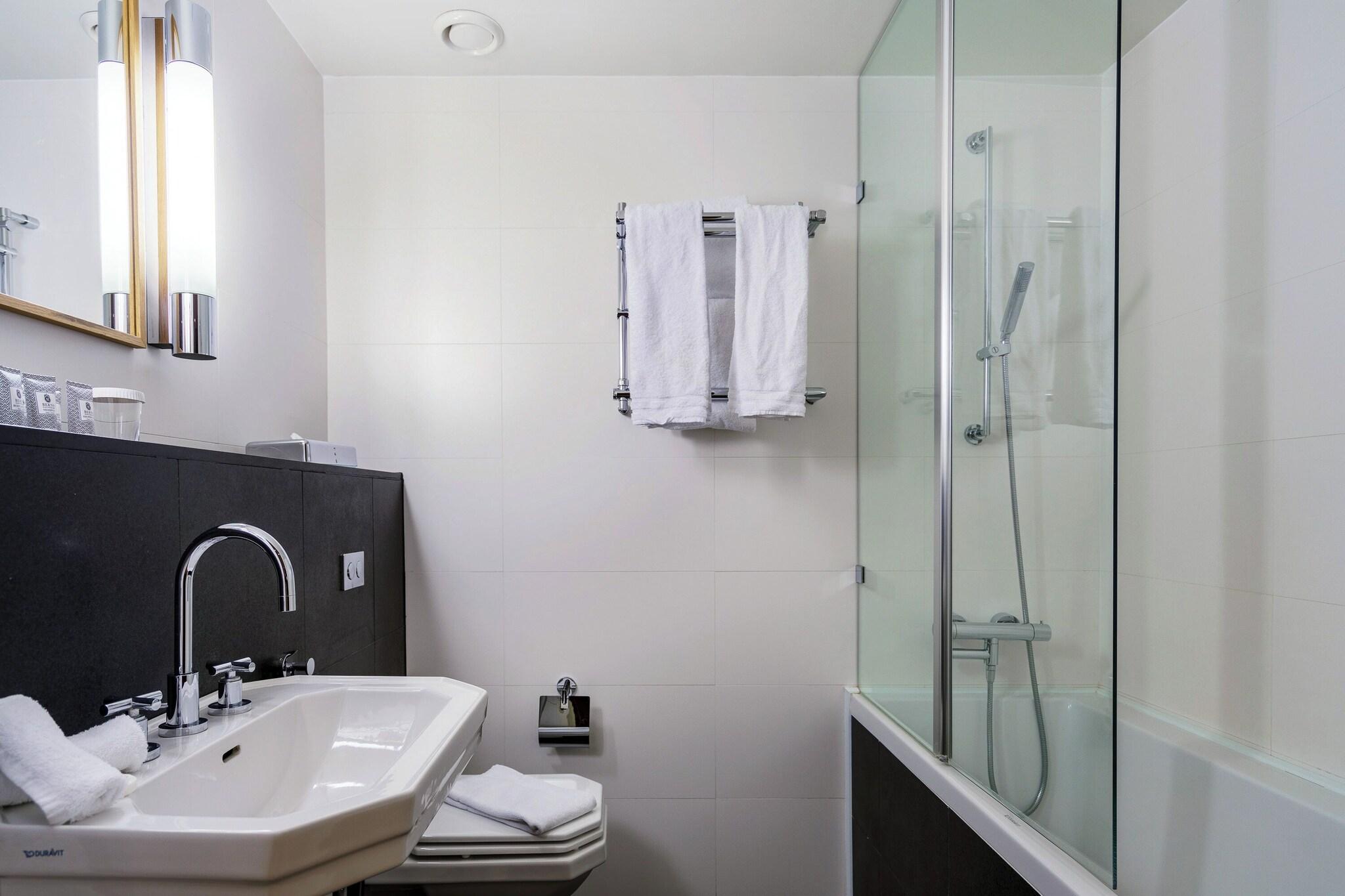 Junior Suite King Size Bed