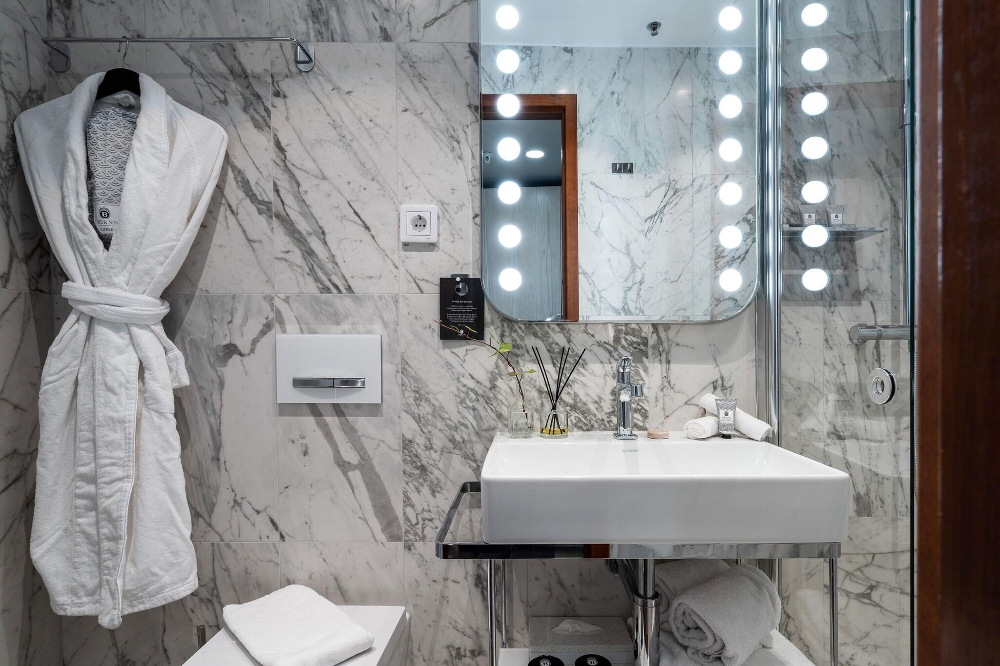 Double Superior King Bed