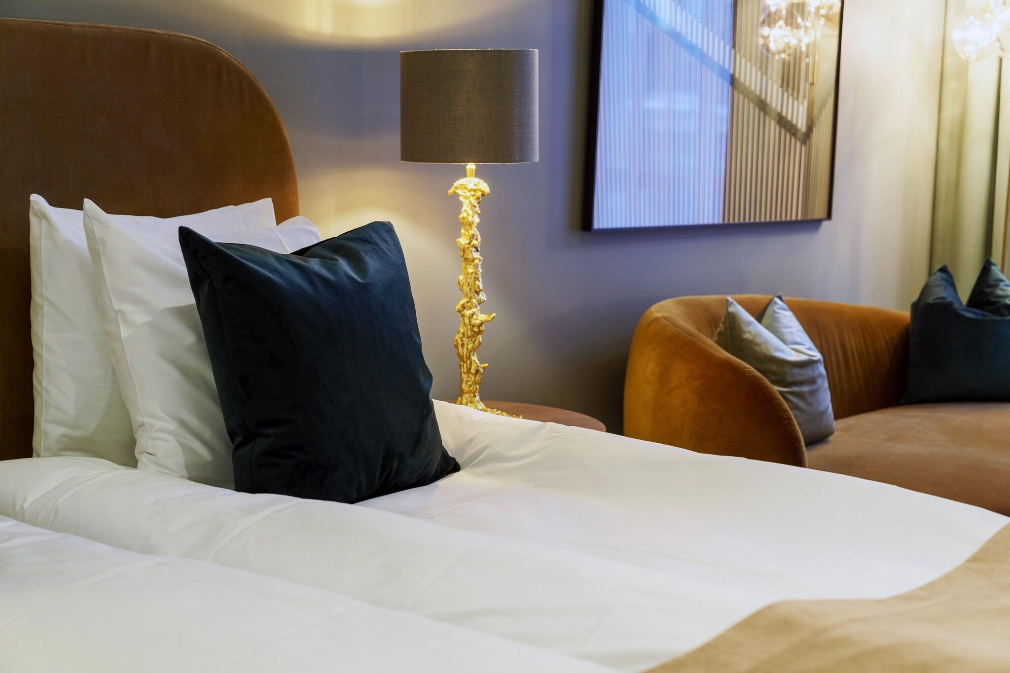 Double Superior King Bed