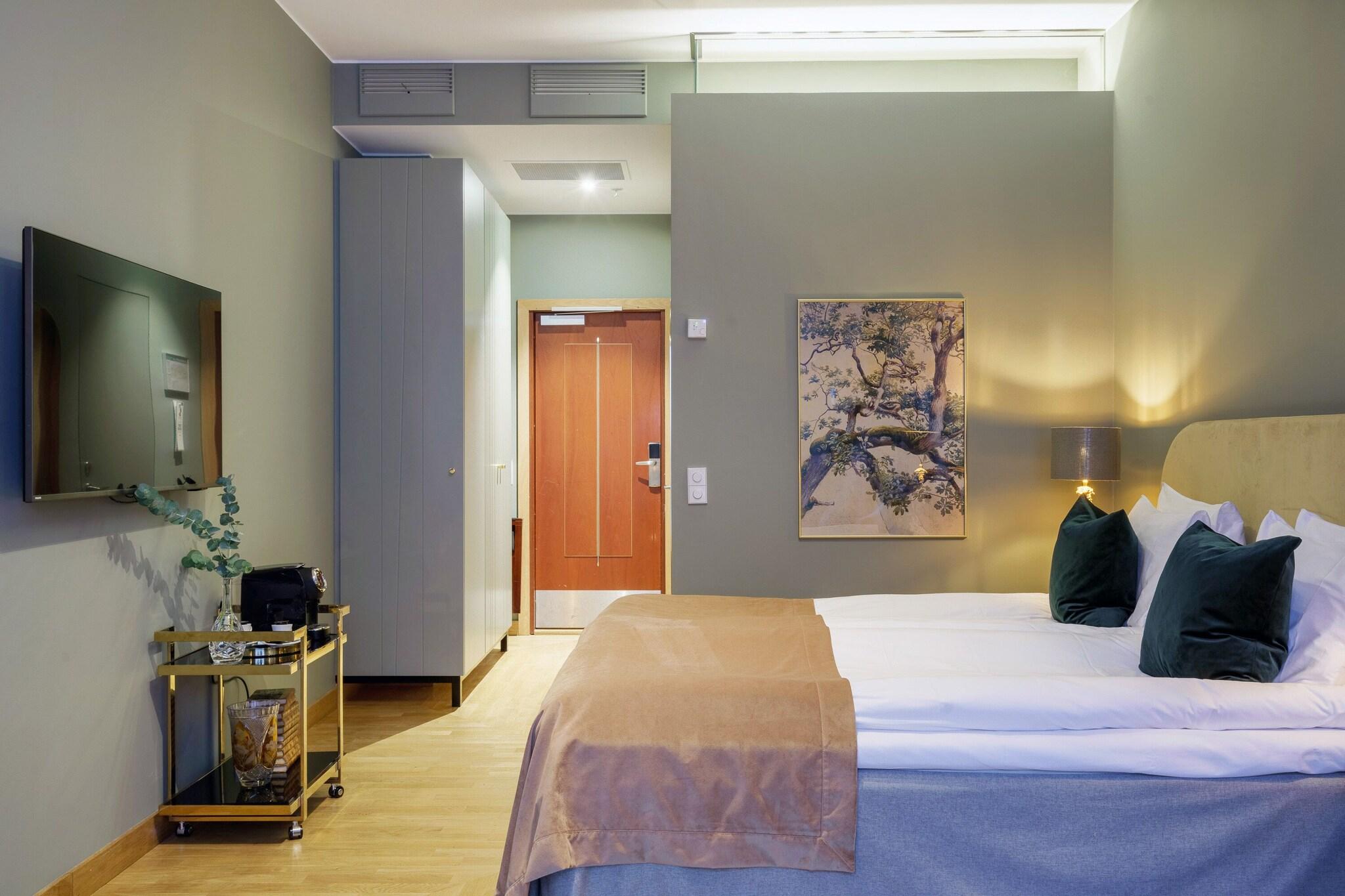 Double Superior King Bed