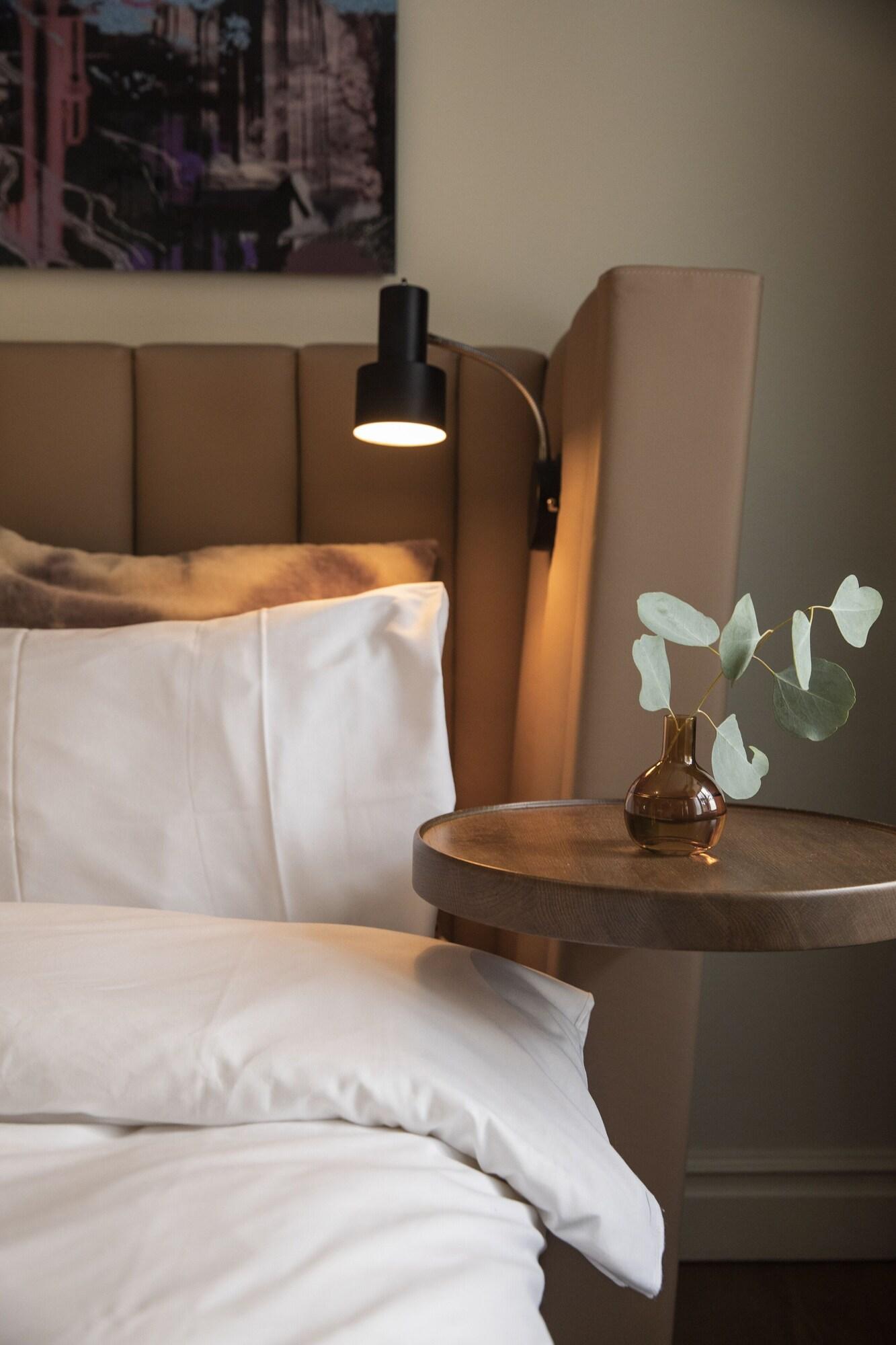 Double Deluxe King Bed