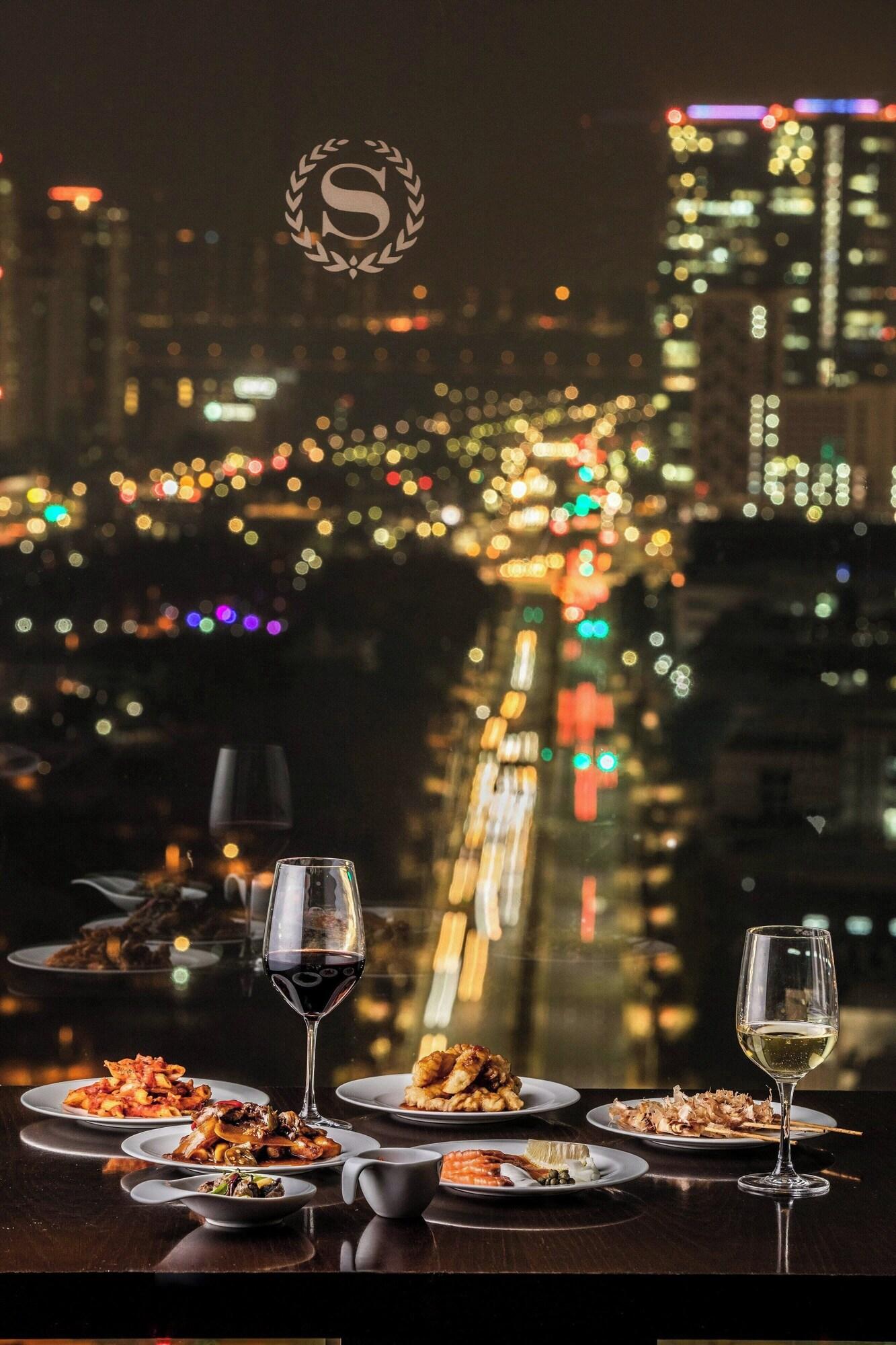 Double Club with Views