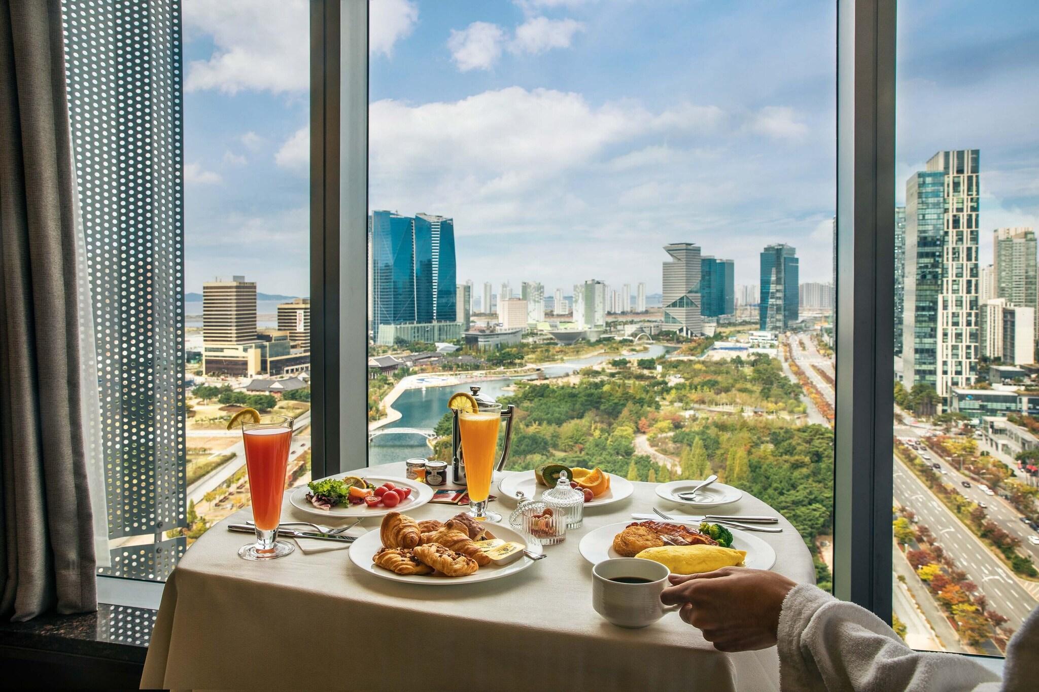 Double Club City View