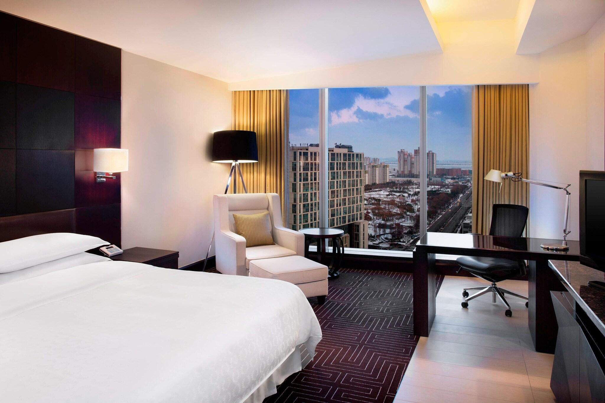 Double Club City View