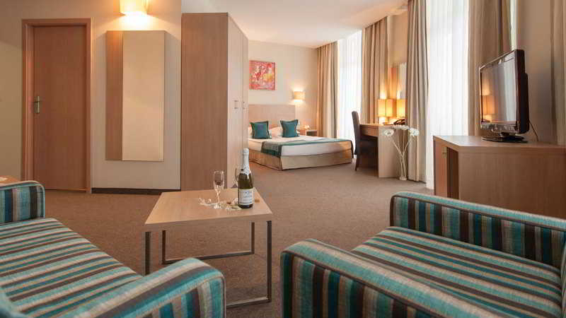 Double Single Luxury