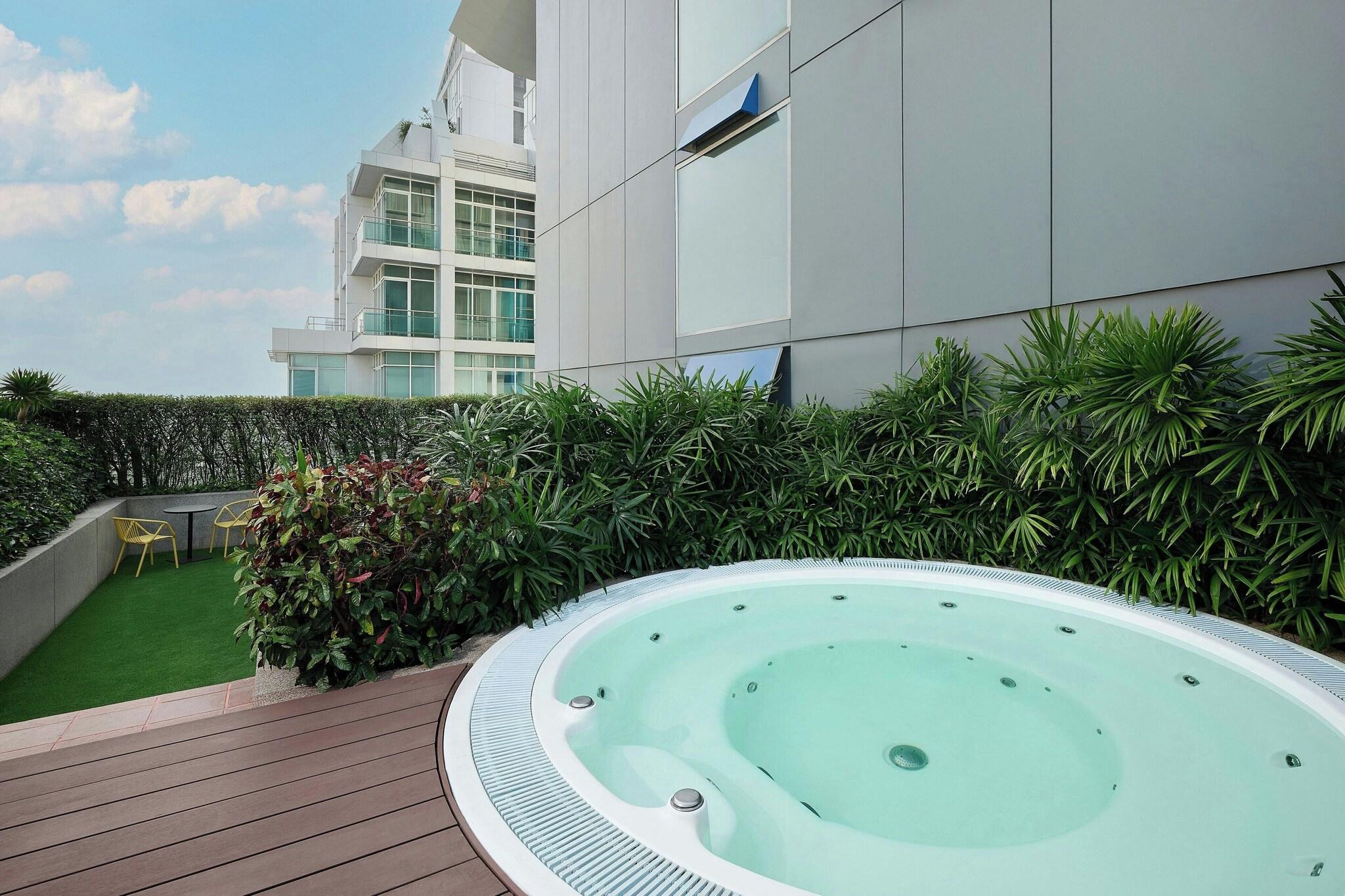 Suite City View King Bed