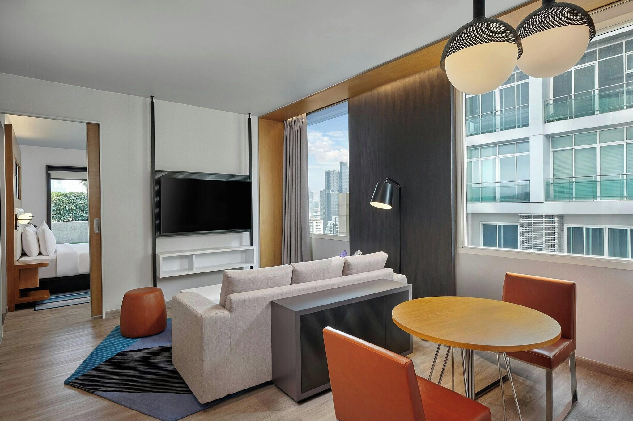 Suite City View King Bed
