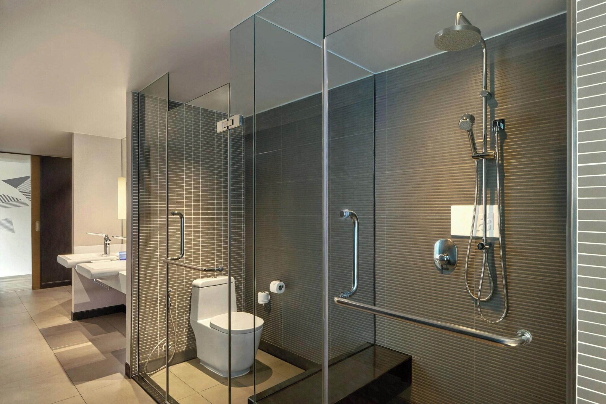 Suite City View King Bed
