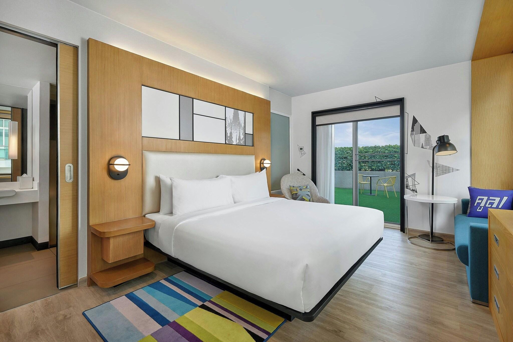 Suite City View King Bed