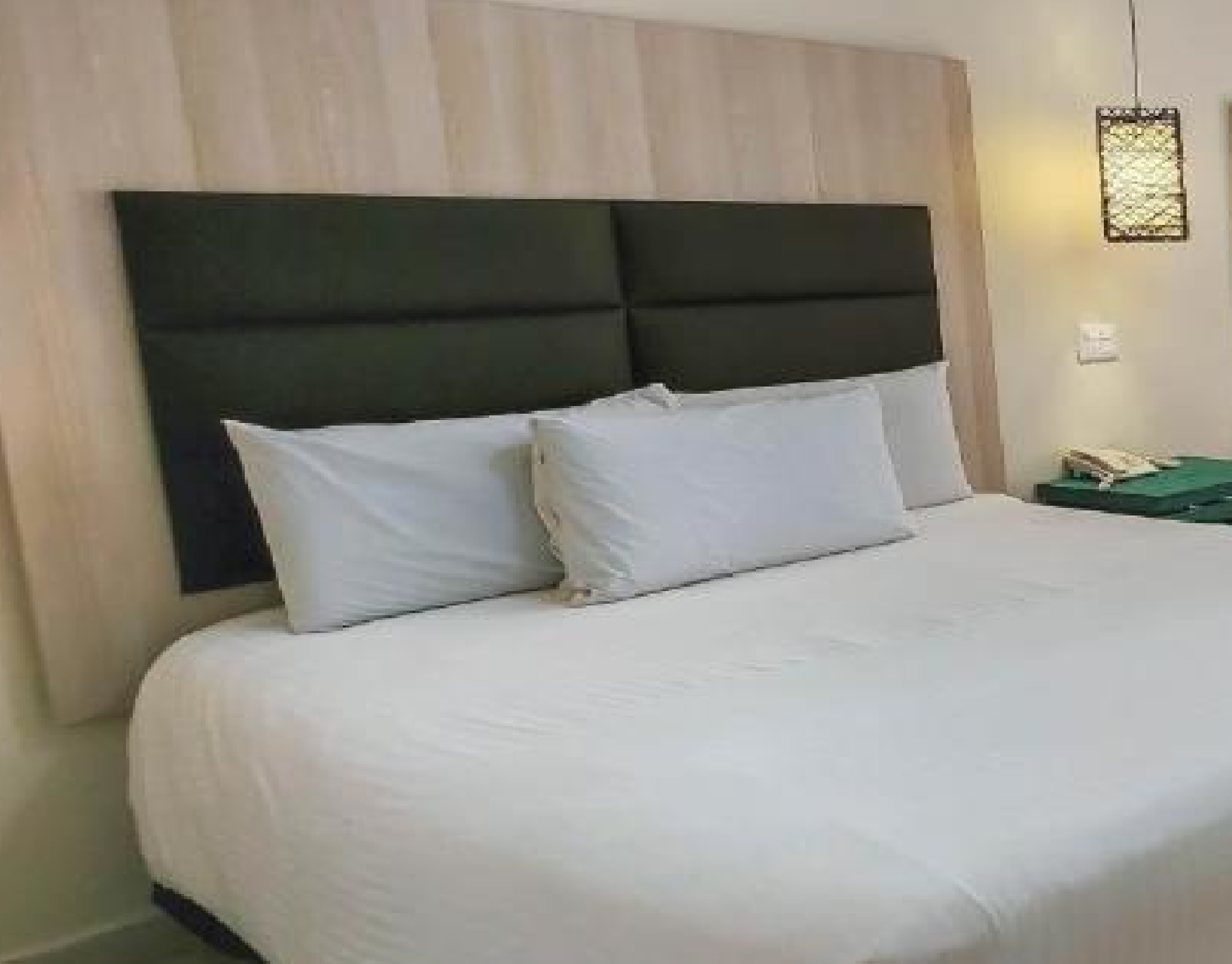 Studio Queen Size Bed