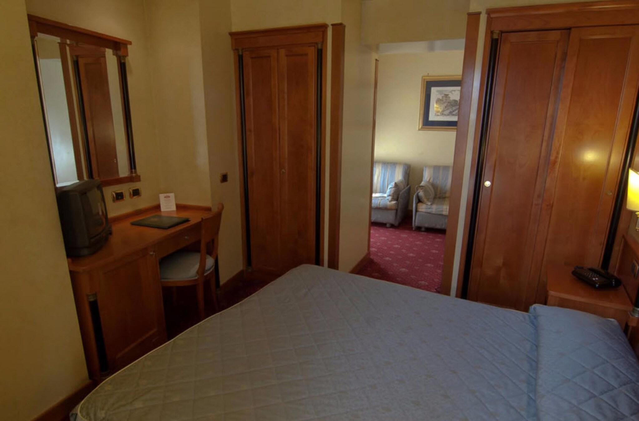 Twin Connecting Room