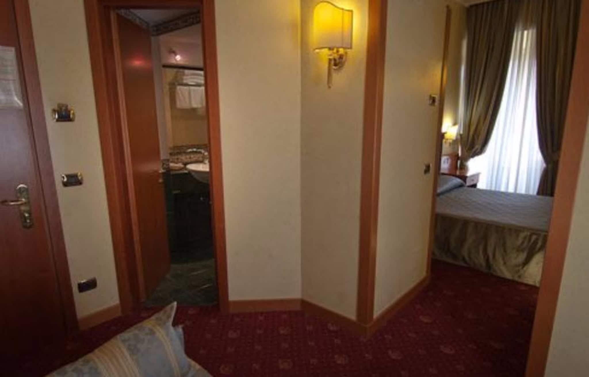 Twin Connecting Room