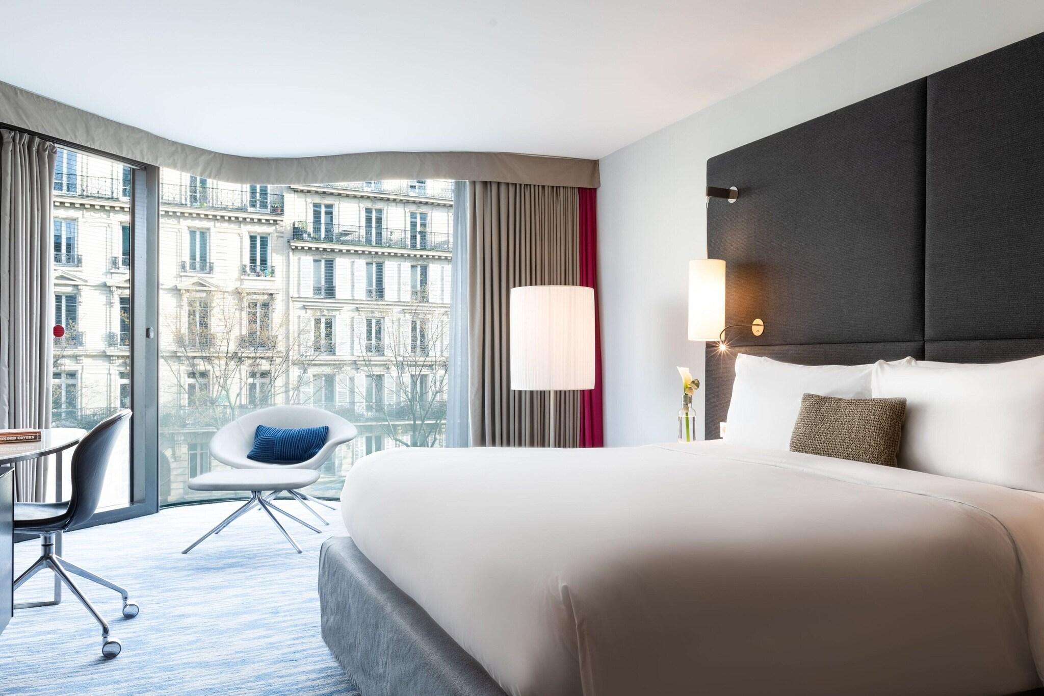 Double City View King Bed