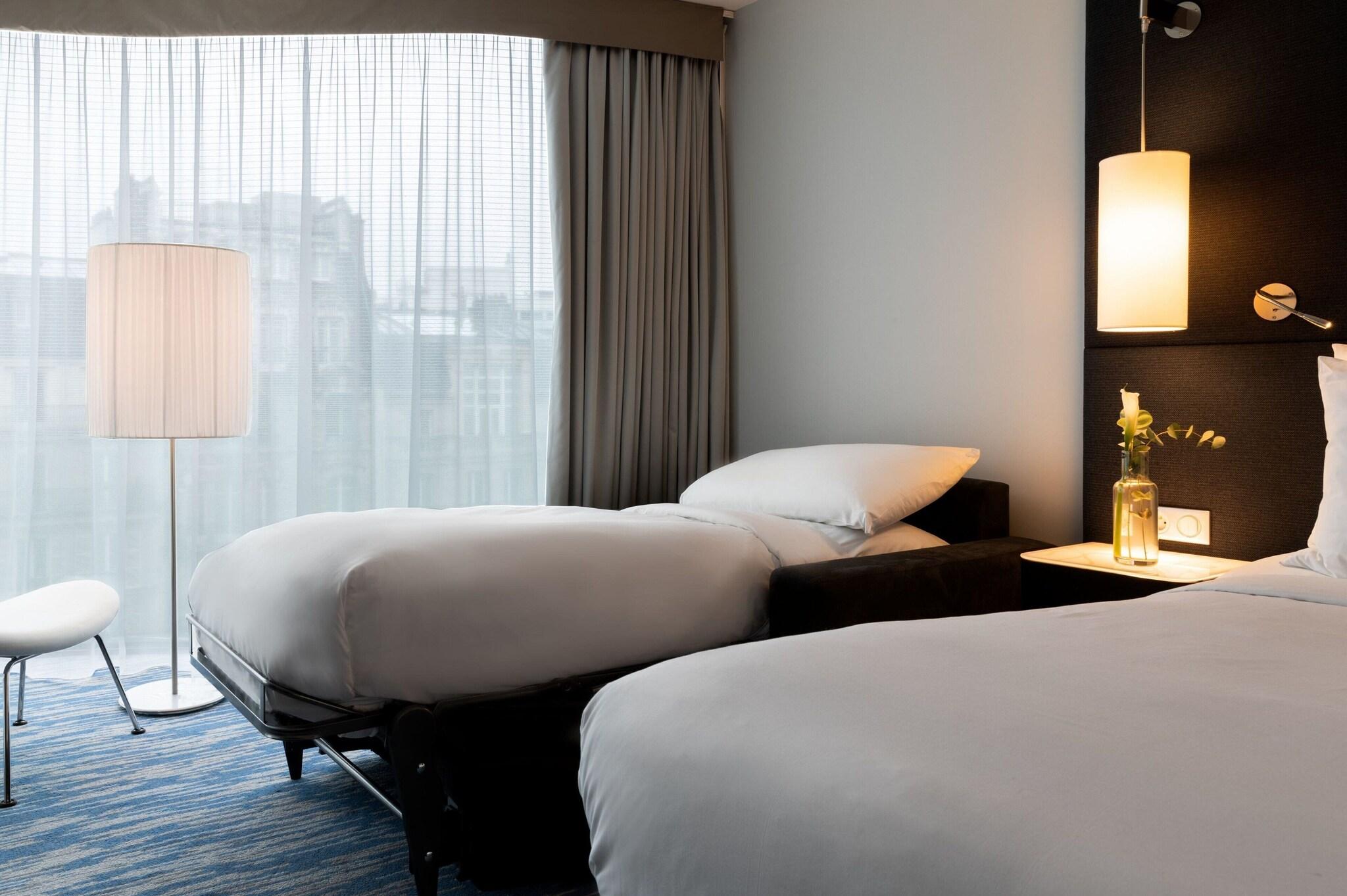 Double City View King Bed