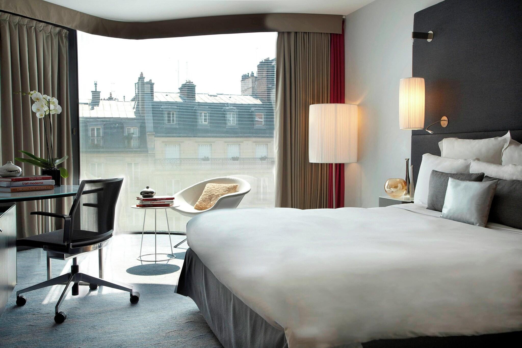 Double City View King Bed