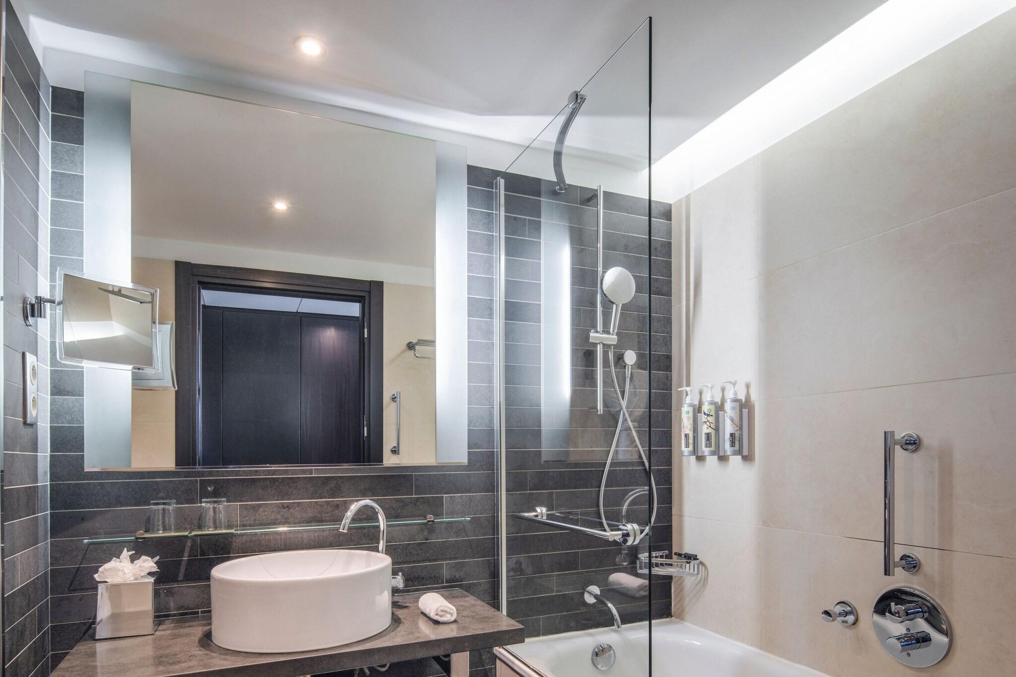 Double City View King Bed