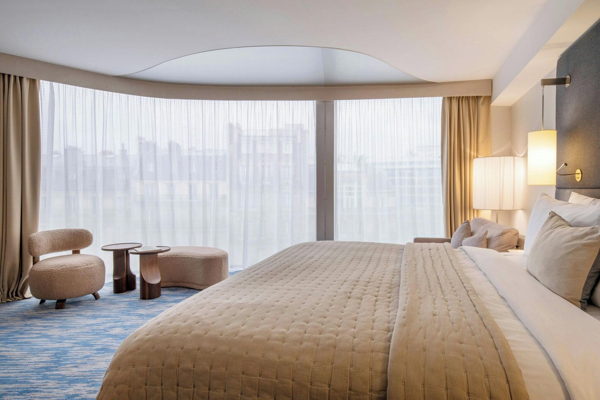 Junior Suite King Size Bed