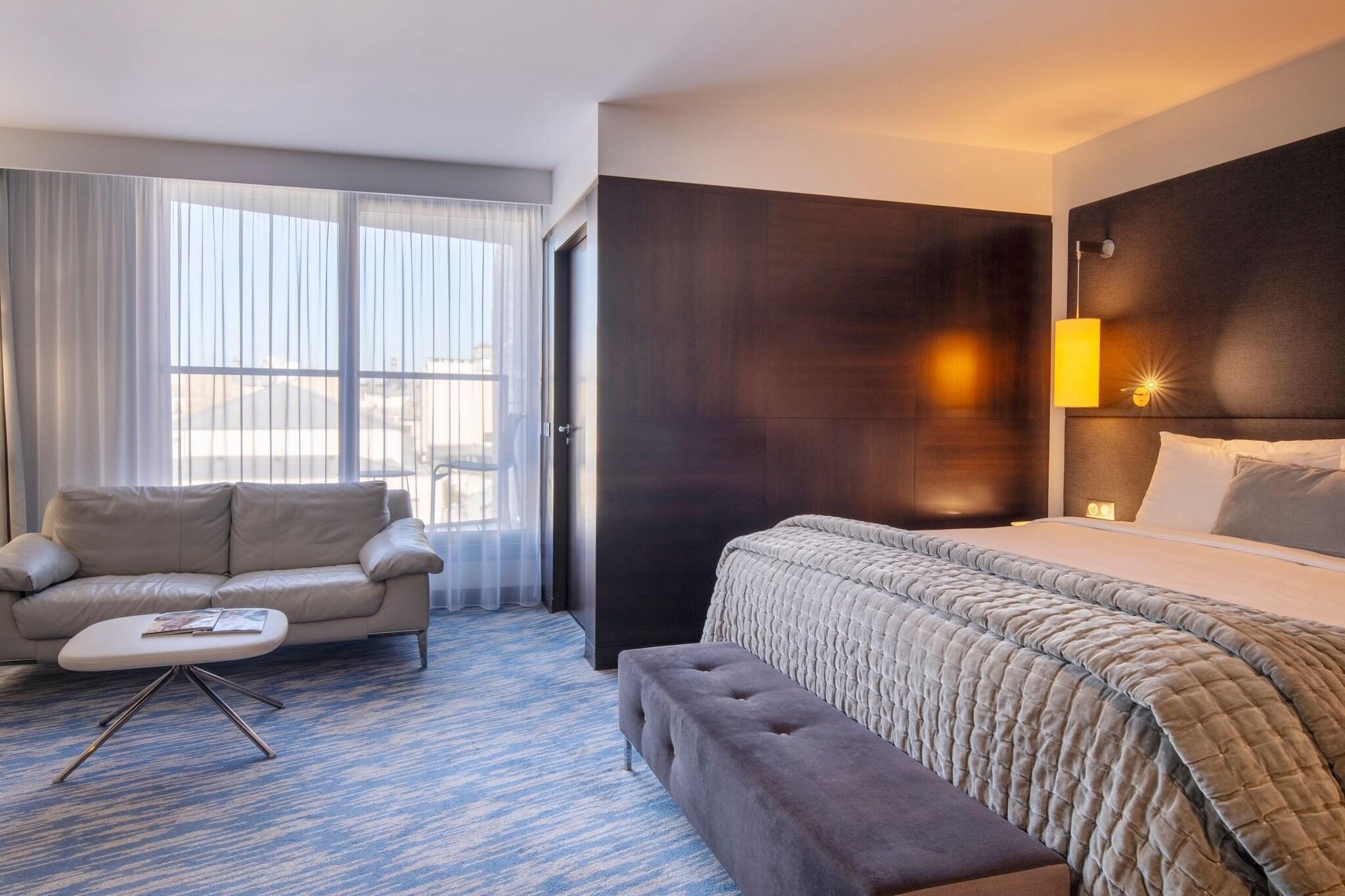 Junior Suite King Size Bed