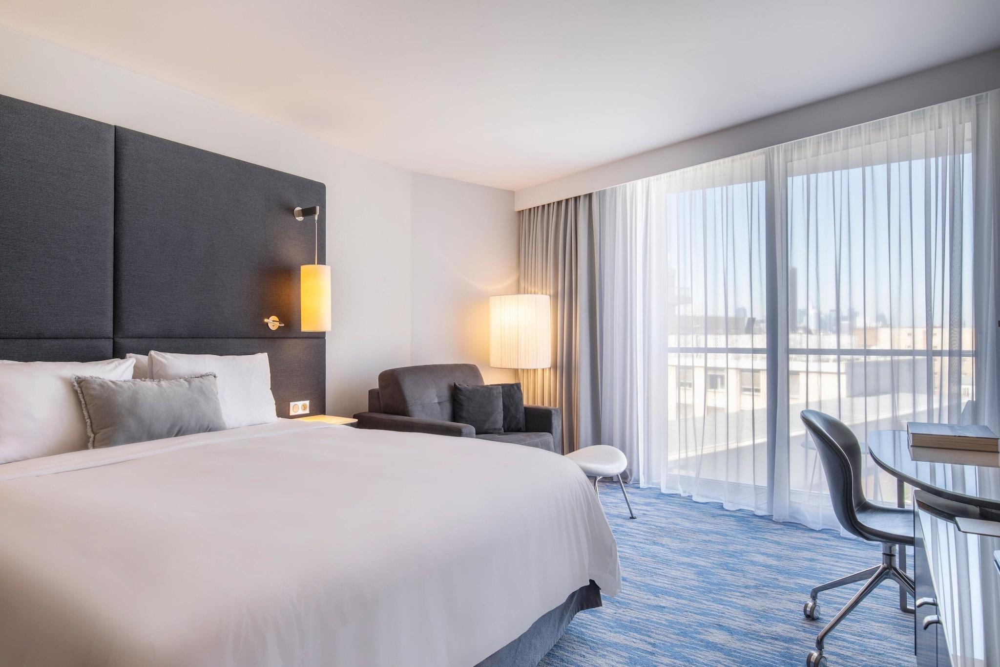 Junior Suite King Size Bed