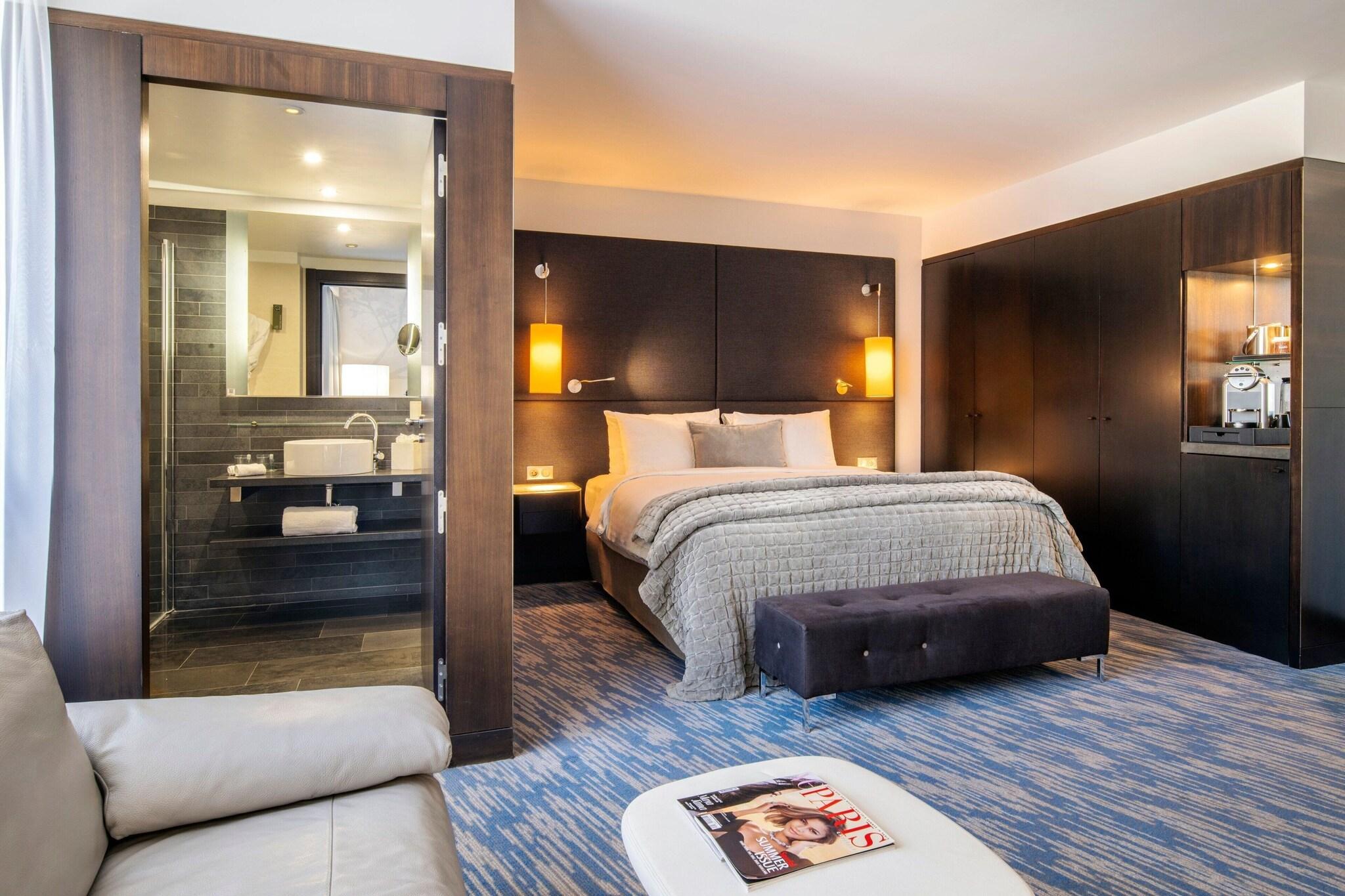 Junior Suite King Size Bed