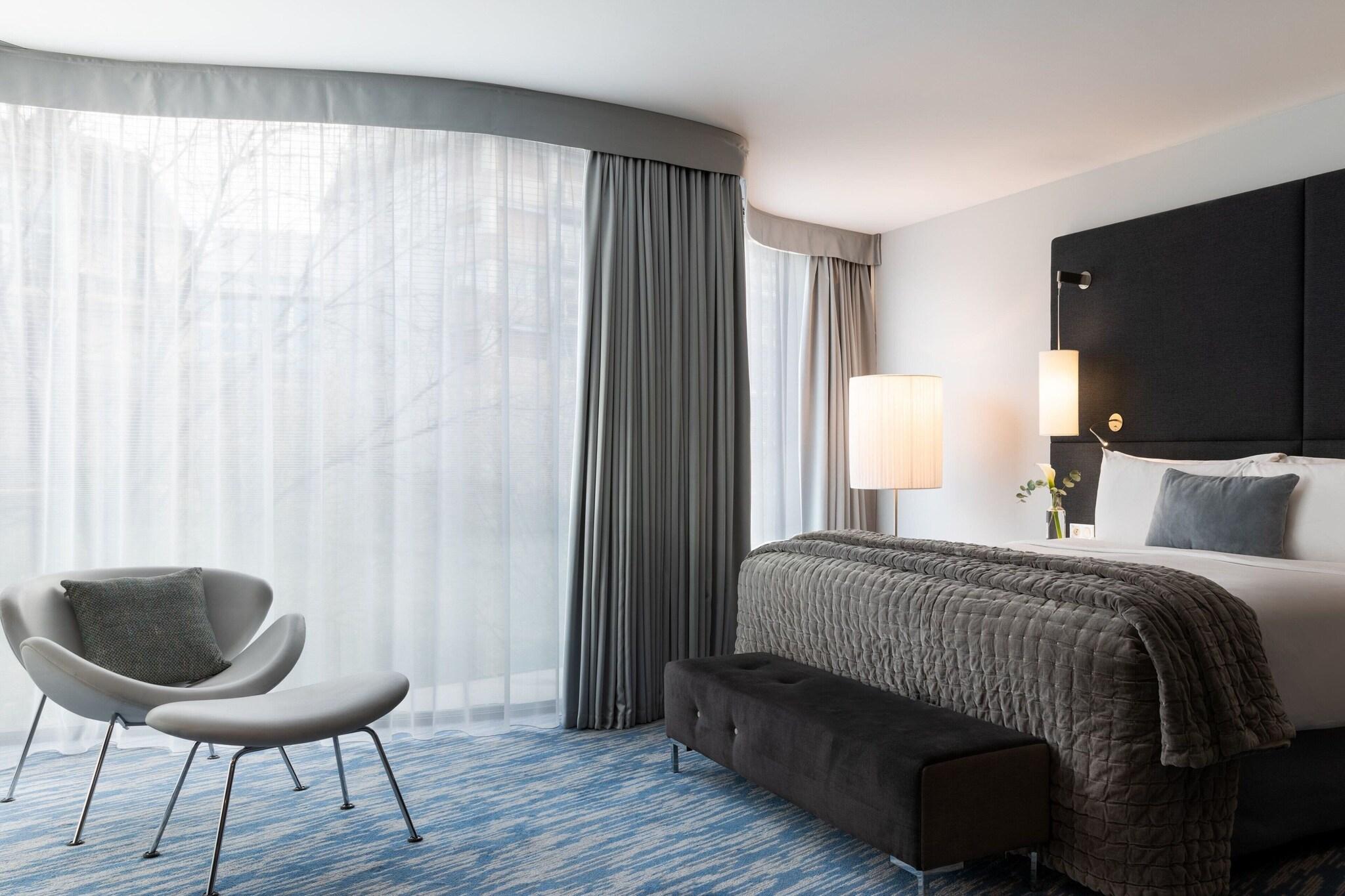 Junior Suite King Size Bed