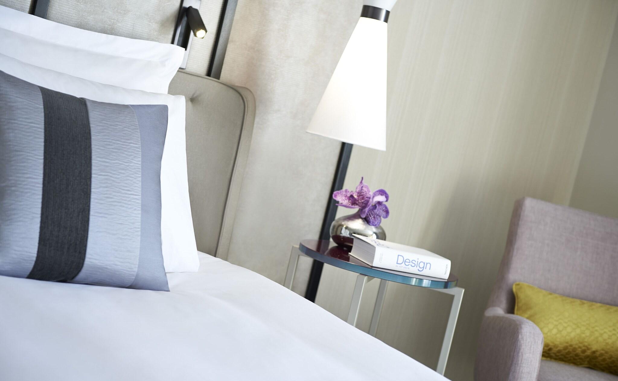 Double Deluxe King Bed