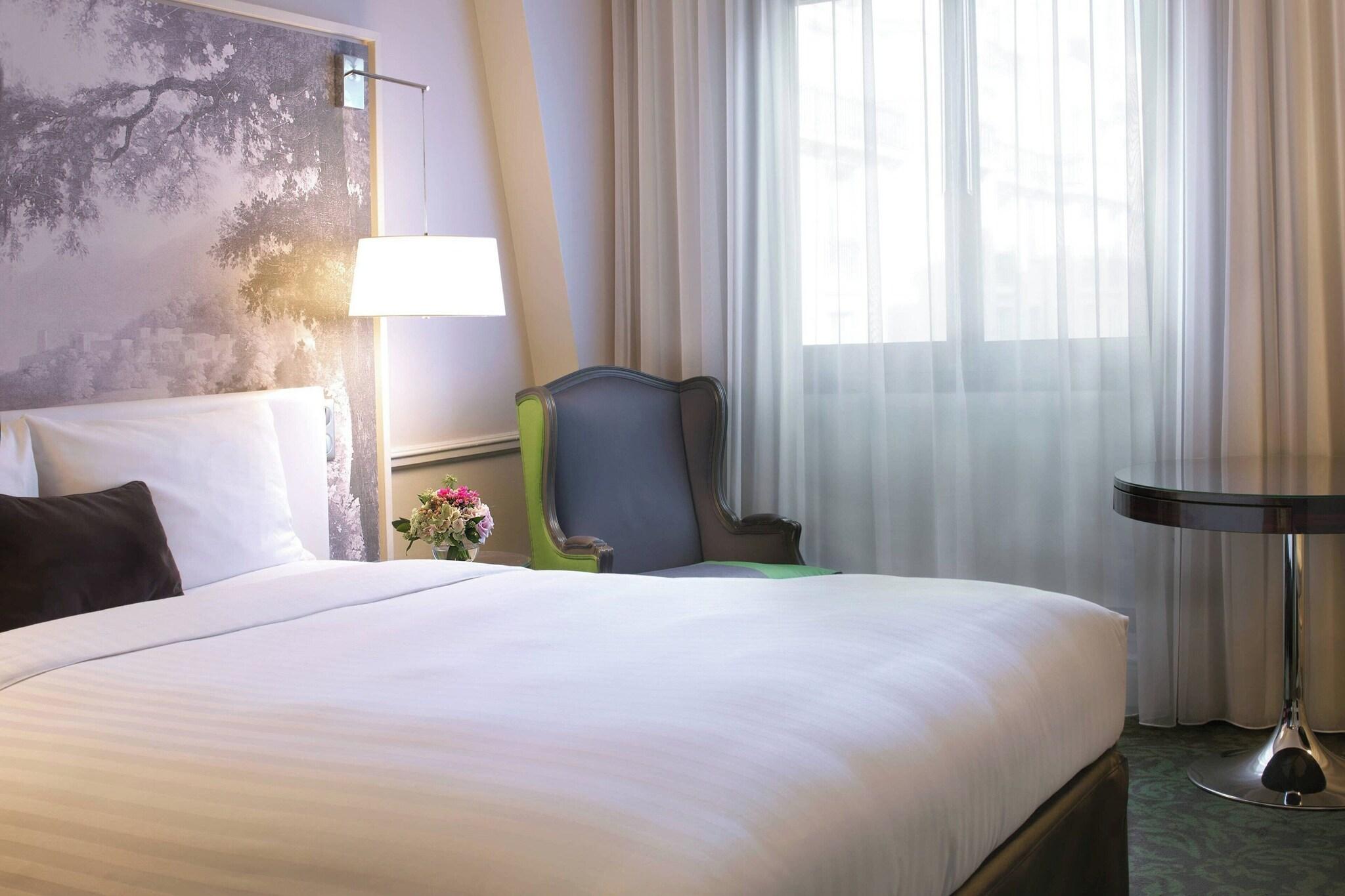 Double Deluxe Queen Bed